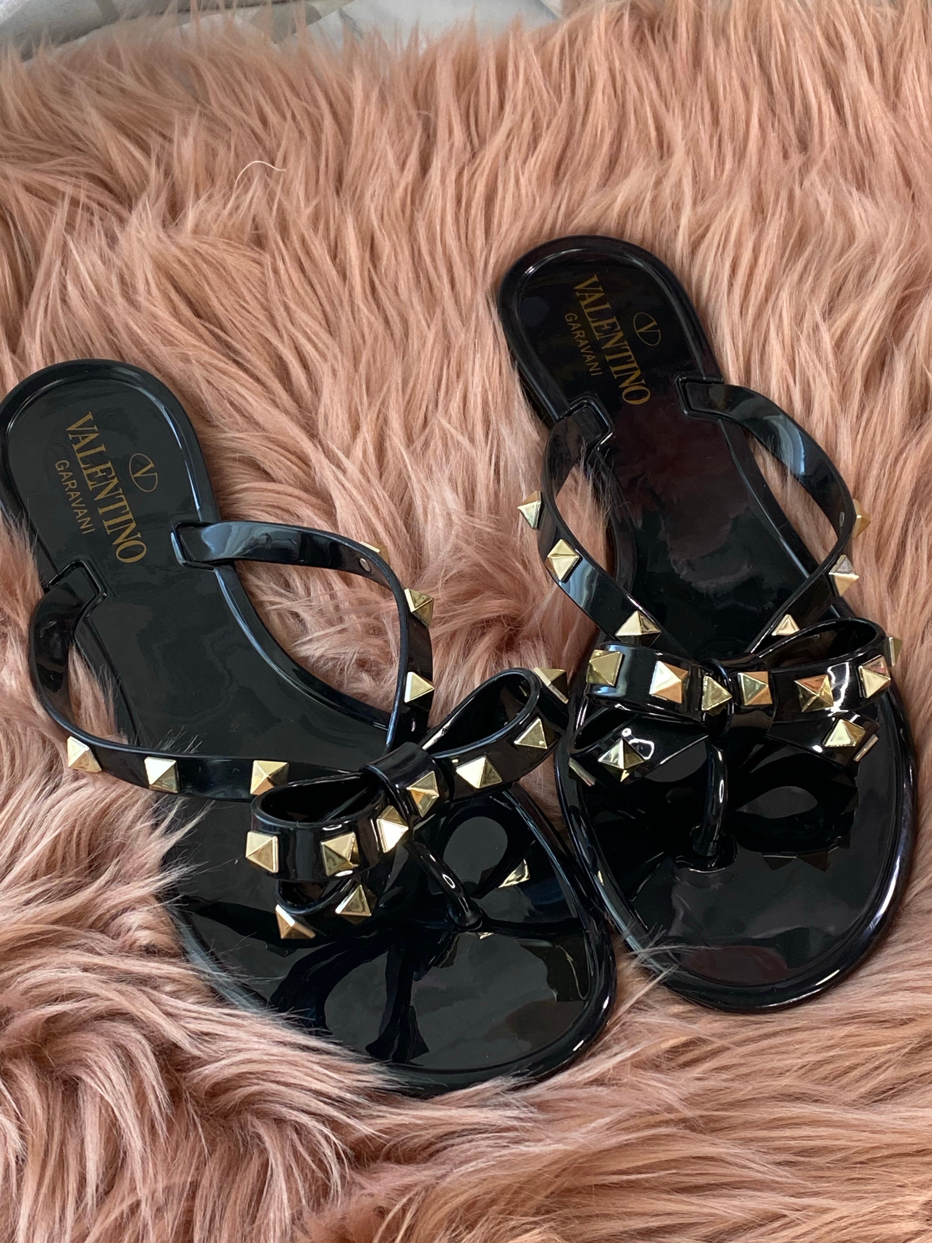 TOP VALENTINO Jelly Thong Sandals Studs - Black
