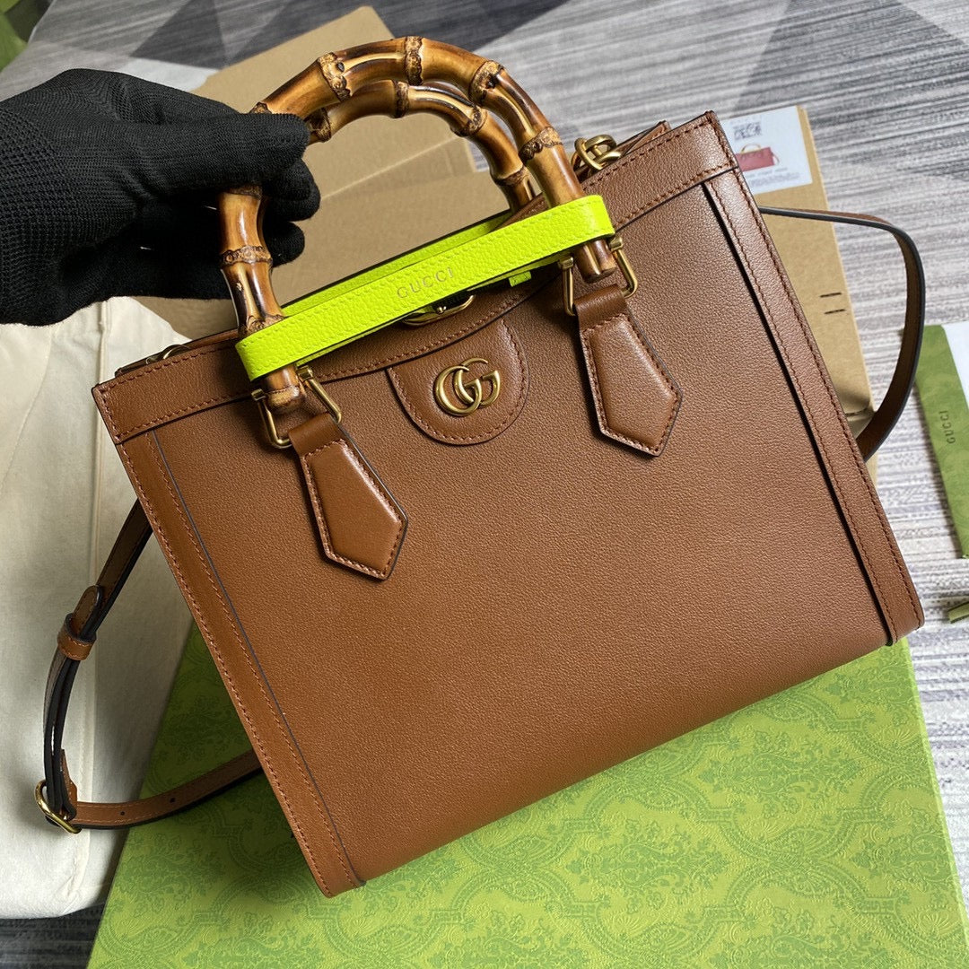 TOP GUCCI G*G Diana Medium Bag - Brown