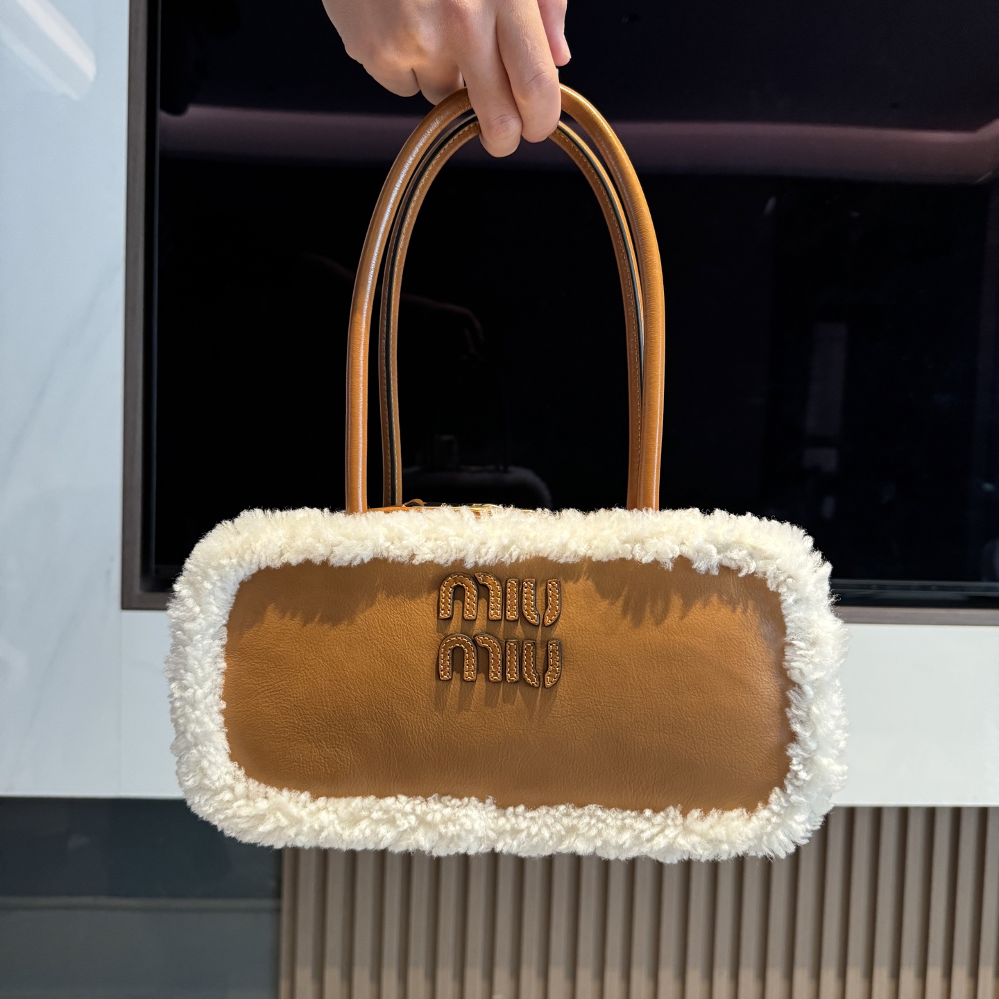 TOP Miu Miu Briefcase Calfskin/Lambswool 28*12*9cm/34*10*23cm - Brown