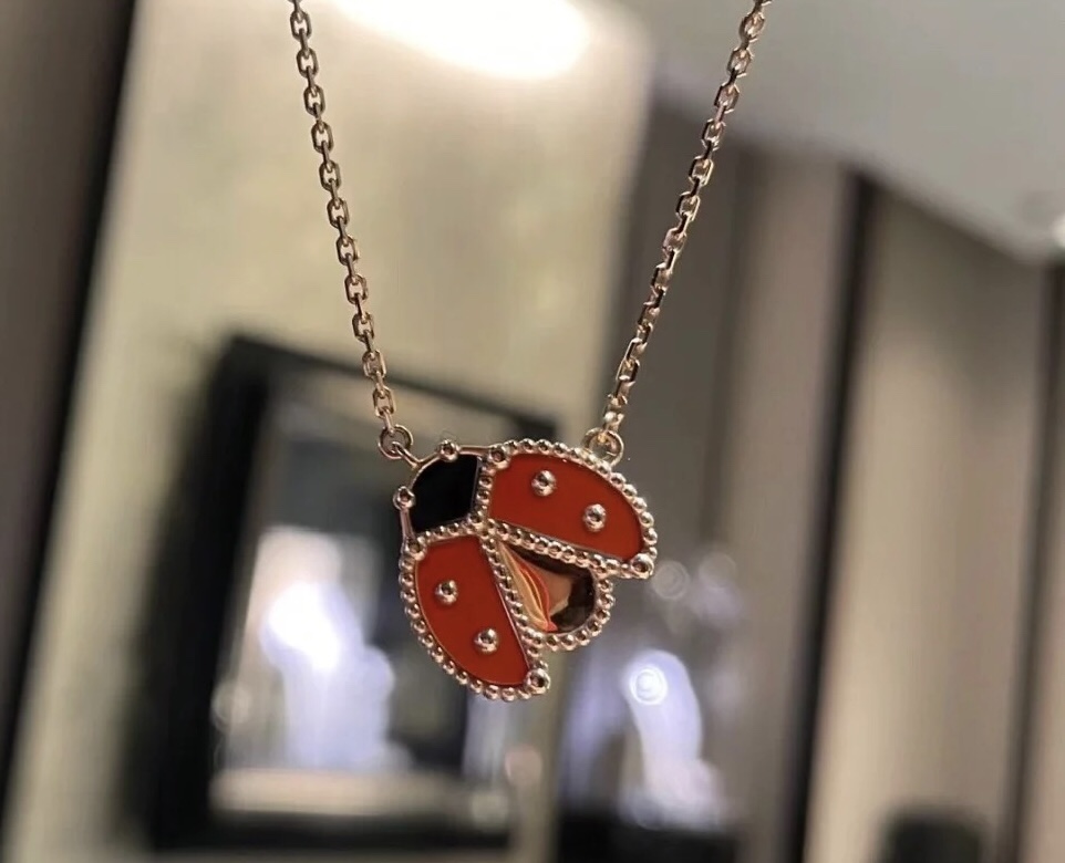 TOP Van Cleef & Arpels Ladybug Necklace