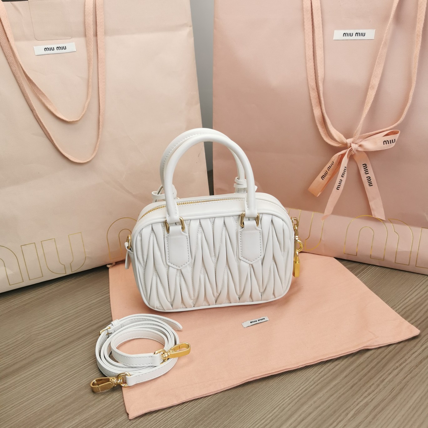 TOP Miu Miu Too Pretty Bowling Bag Lambskin 19X13X6CM - 7 Color