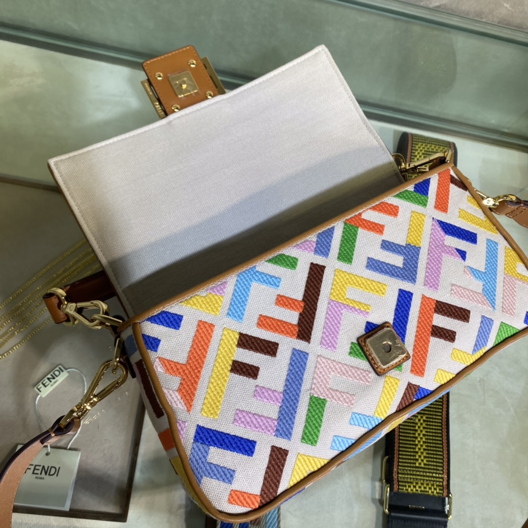 TOP FENDI Baguette HandBag