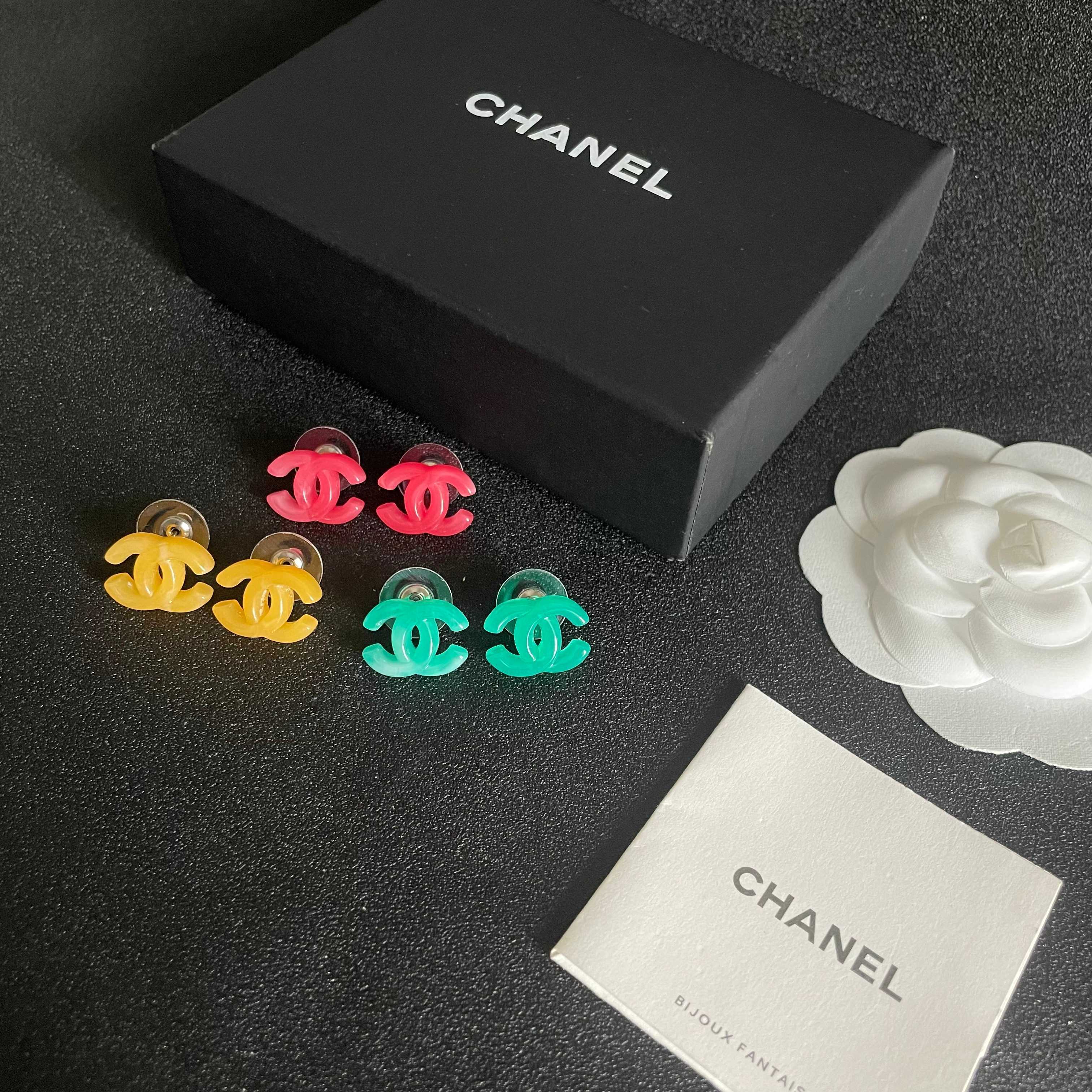 TOP CHANEL CC Earrings - 3 Colors
