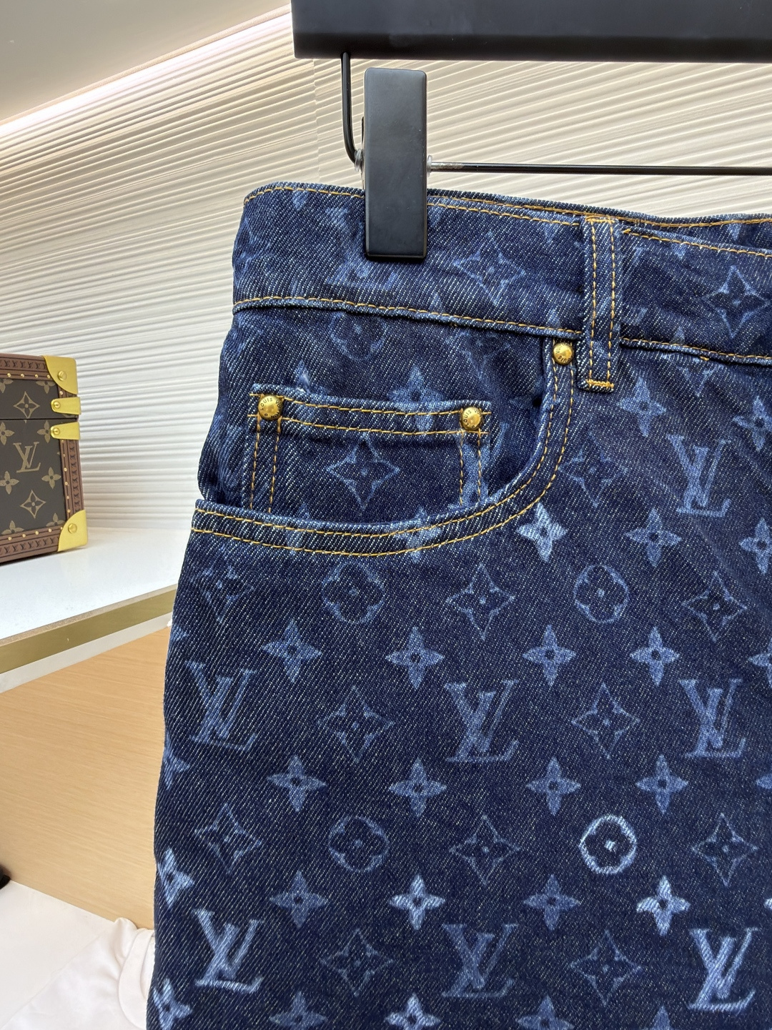 LOUIS VUITTON 字母提花渐变牛仔短裤