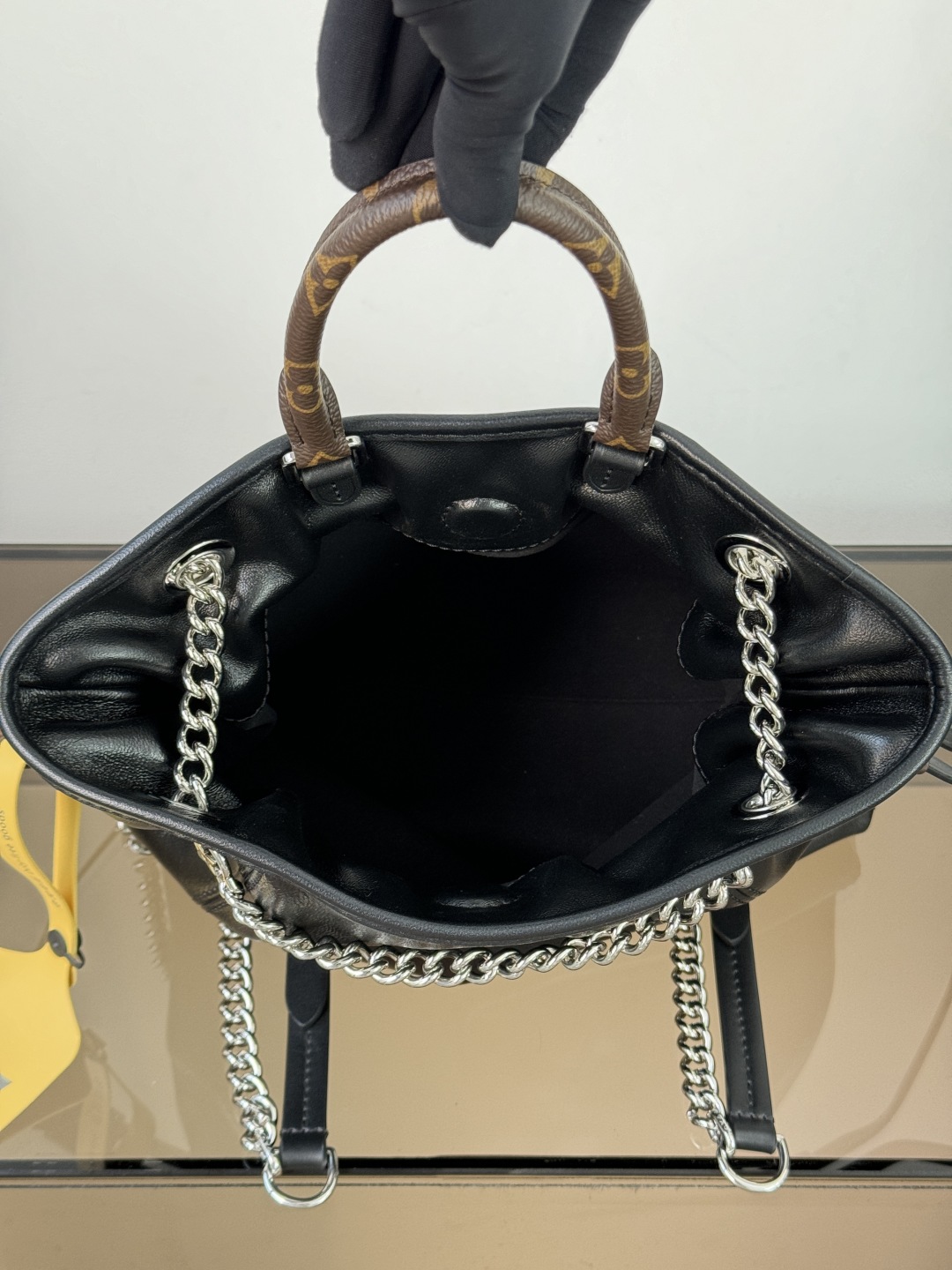 TOP Louis Vuitton LV OFF DUTY VIBE Backpack 24✖️25✖️10cm - Black