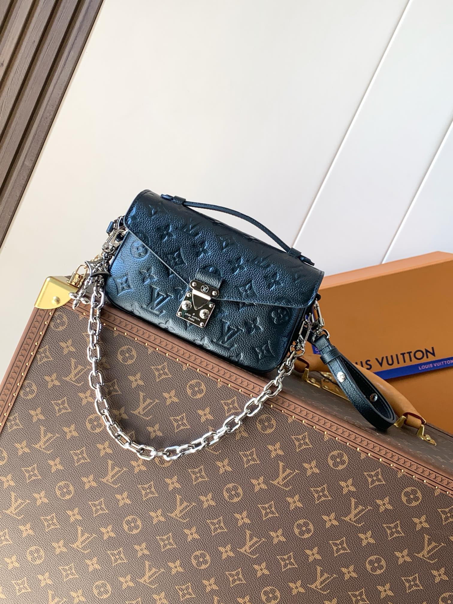 TOP Louis Vuitton LV Pochette Métis East West Handbags 21.5x13.5x6cm - Pearl Blue