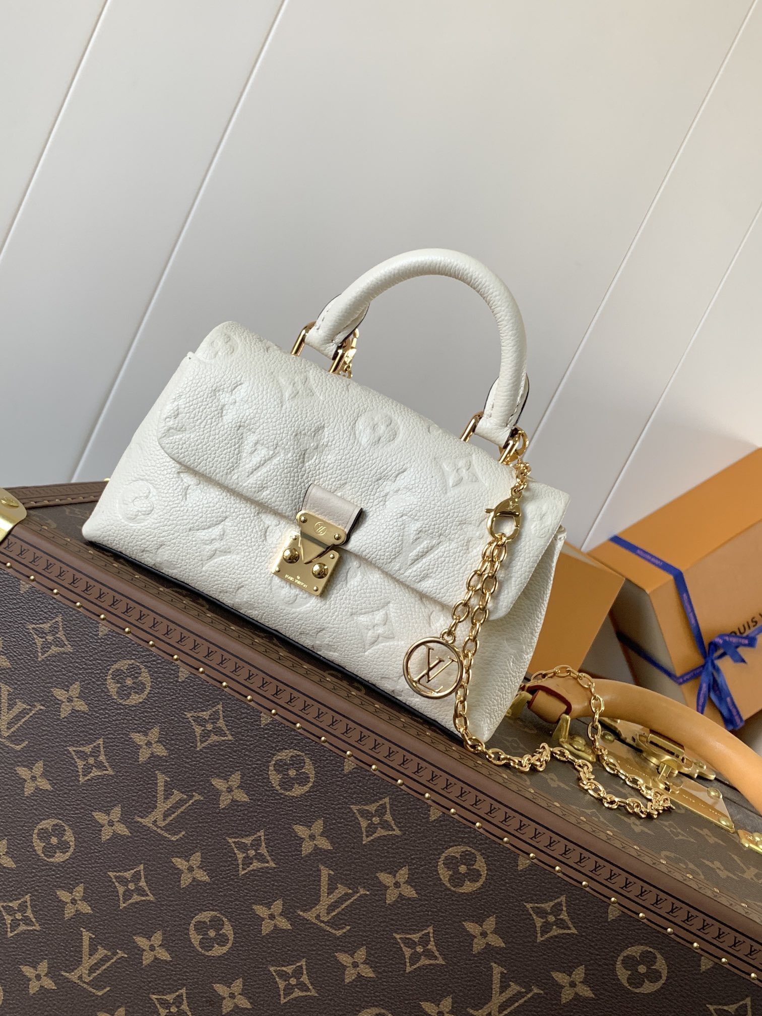 TOP Louis Vuitton LV Nano Madeleine Bag Monogram Empreinte Leather 21× 12.5 × 6cm - 3 Color