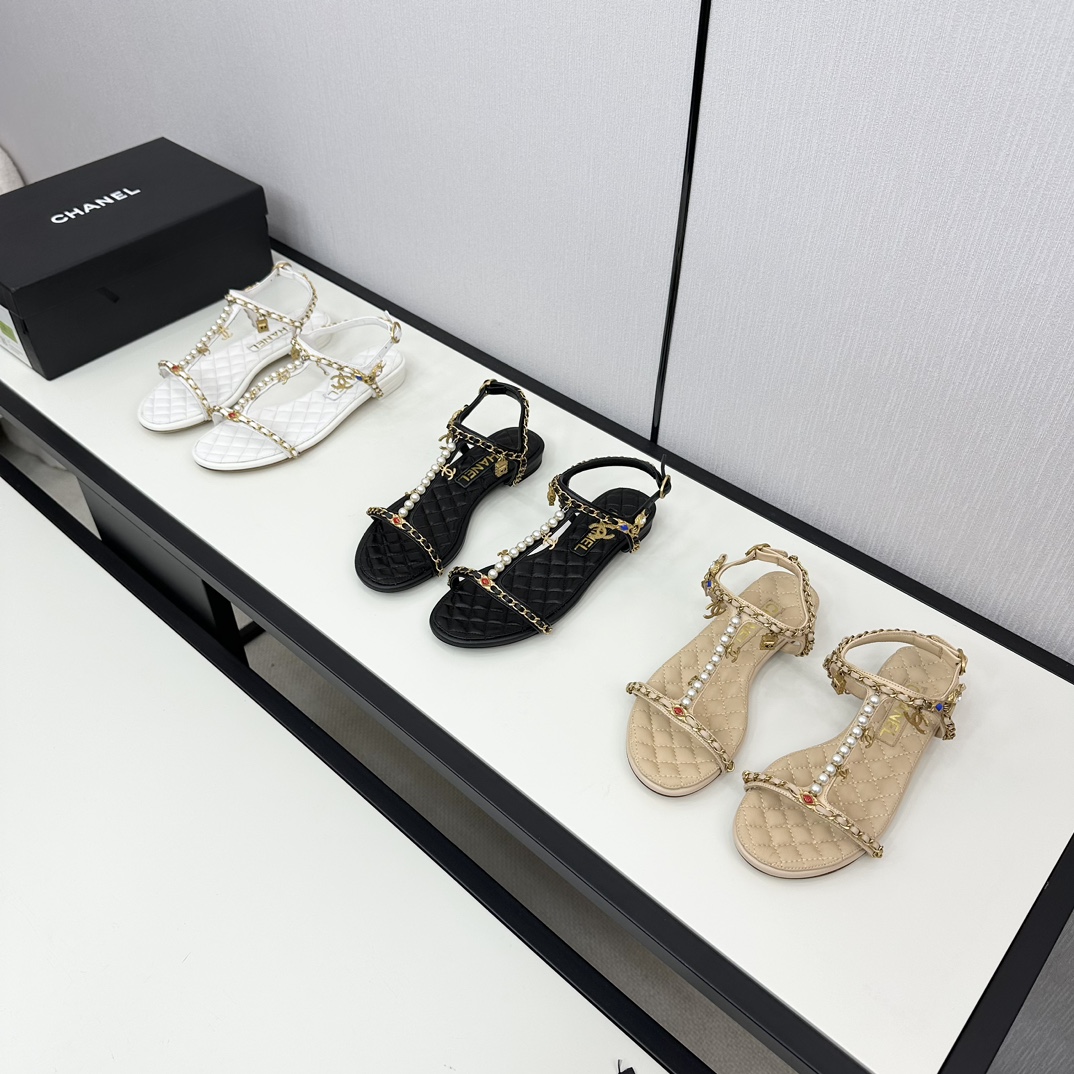 TOP CHANEL Sandals with Chains and Pearls - 3 Color