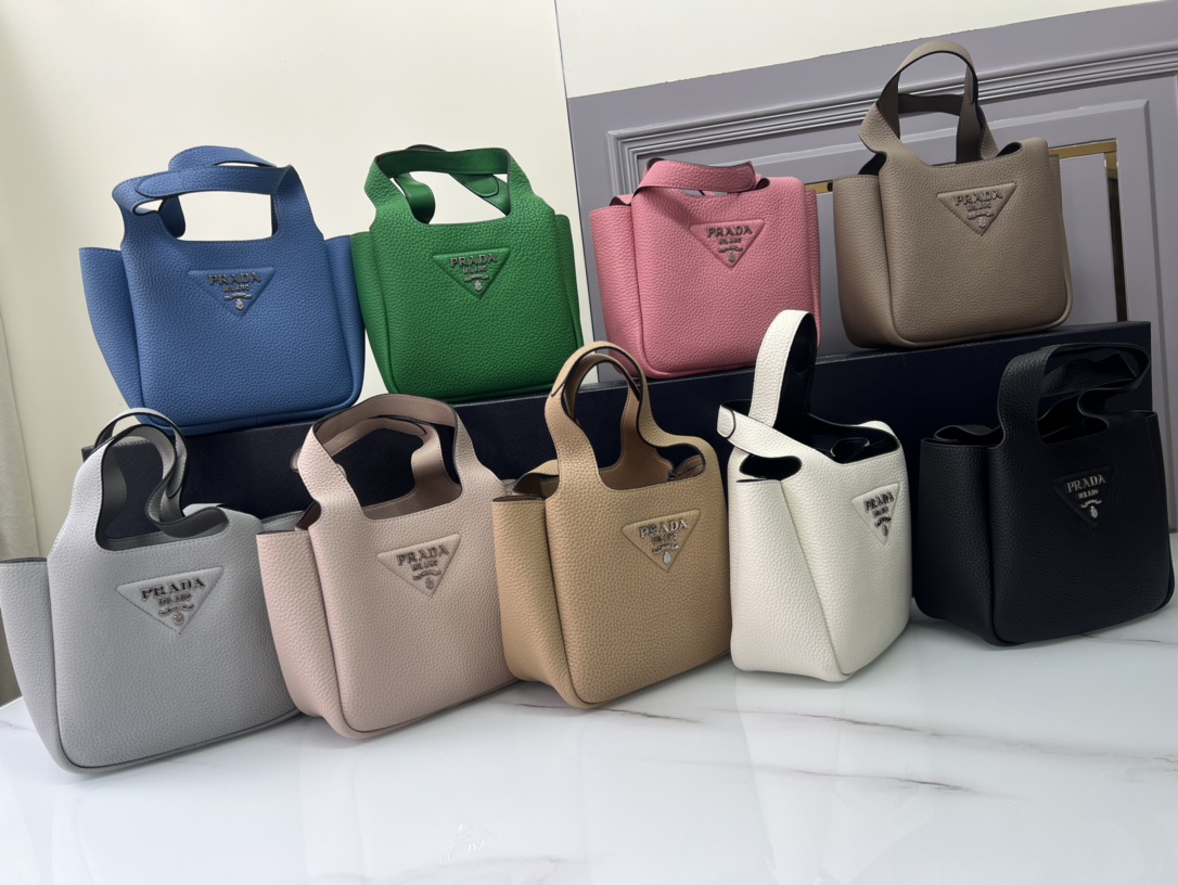 TOP PRADA Cowhide Handbag/Tote Bag - 15.5×18×10cm - 9 Colors