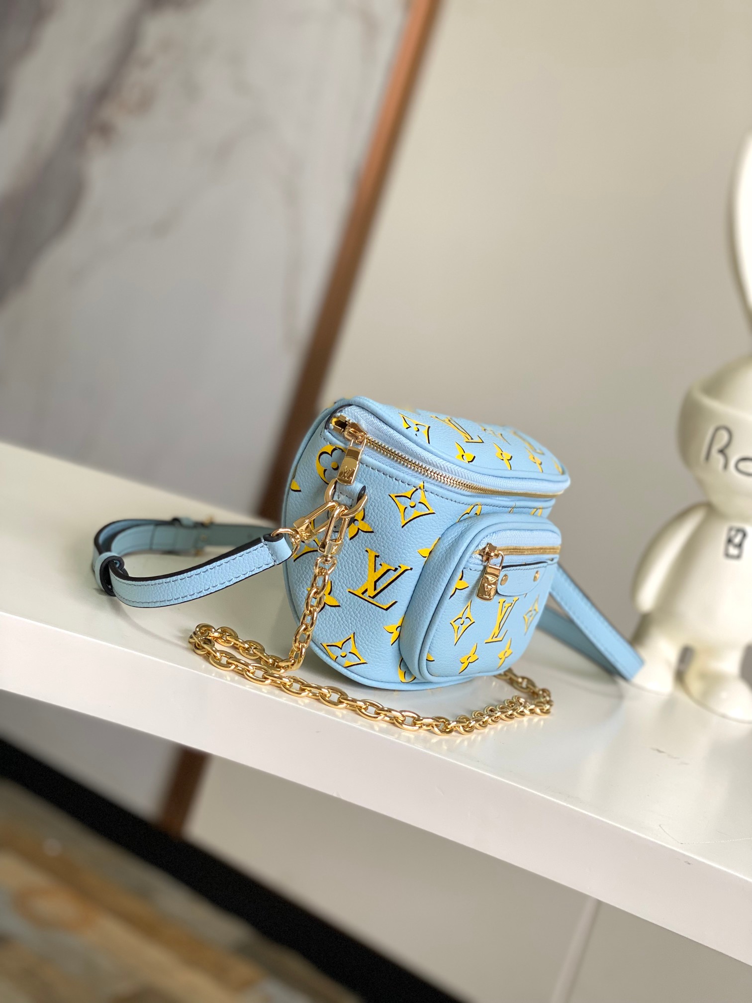 TOP Louis Vuitton LV Gradient Bum Bag Monogram Empreinte 17x12x9.5cm - Blue