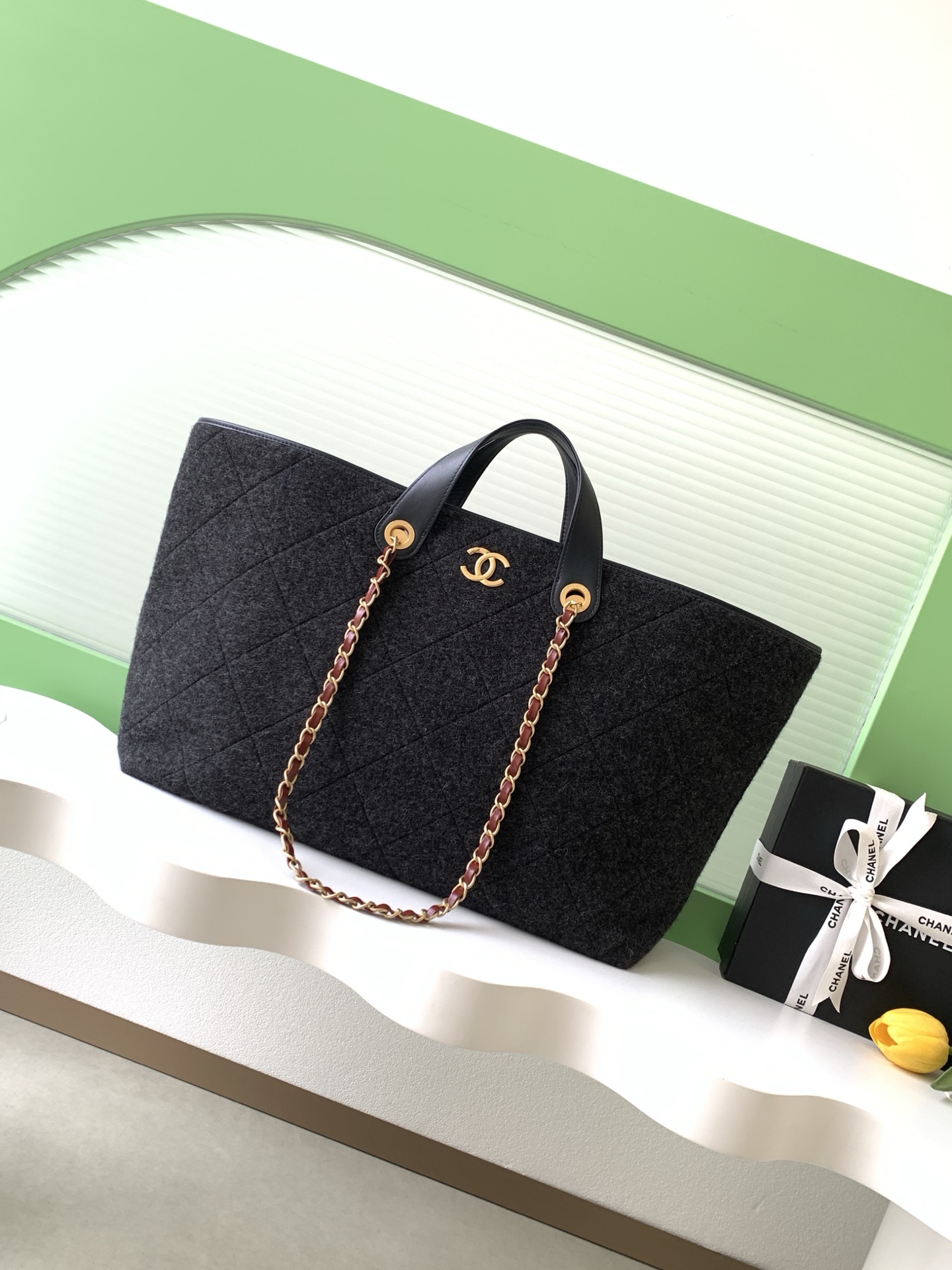 TOP CHANEL Felt Tote Bag 32-60-17 cm - Black