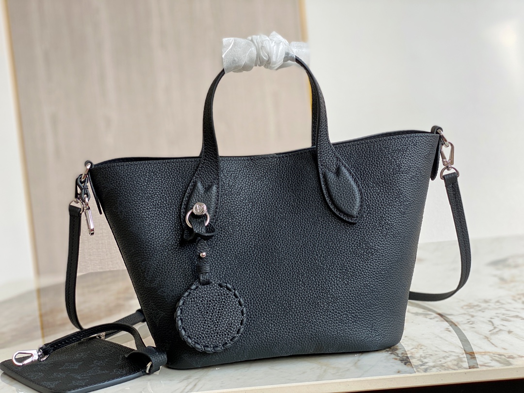 Louis Vuitton Blossom PM M21848 (10A Mirror Version)