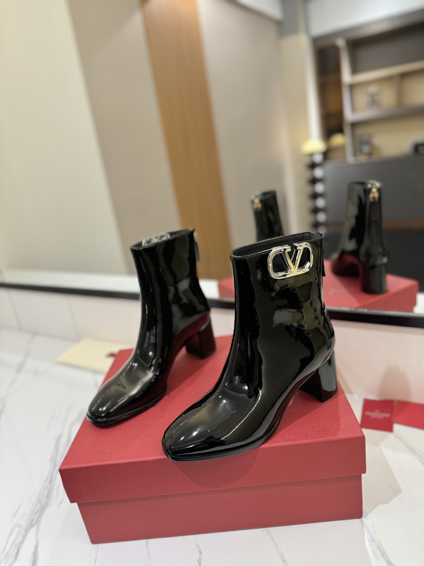 TOP VALENTINO GARAVANI VLOGO TYPE ROSSO Mid Heel Boots - 2 Color