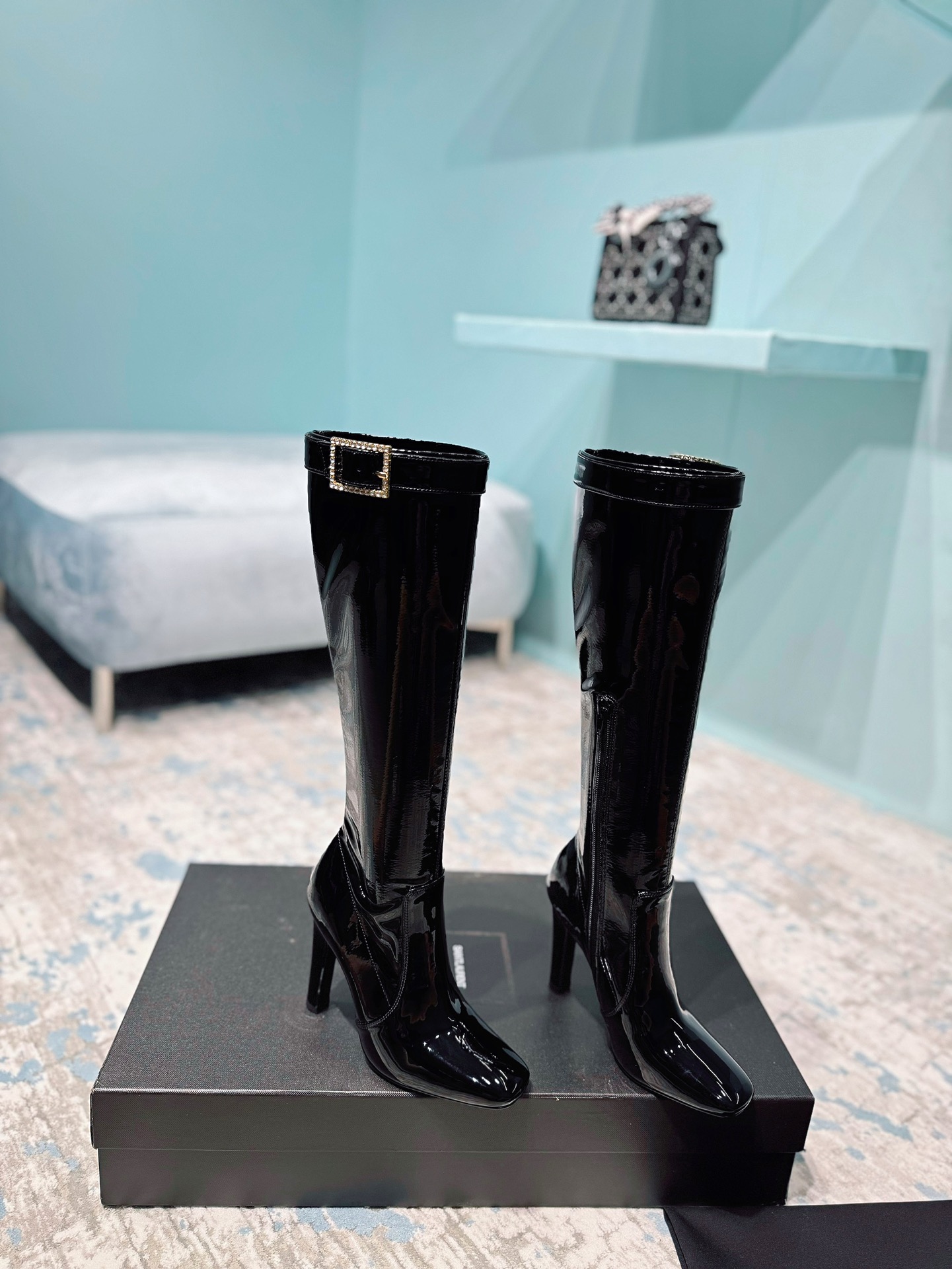 TOP Yves Saint Laurent YSL Patent Leather Boots - Black