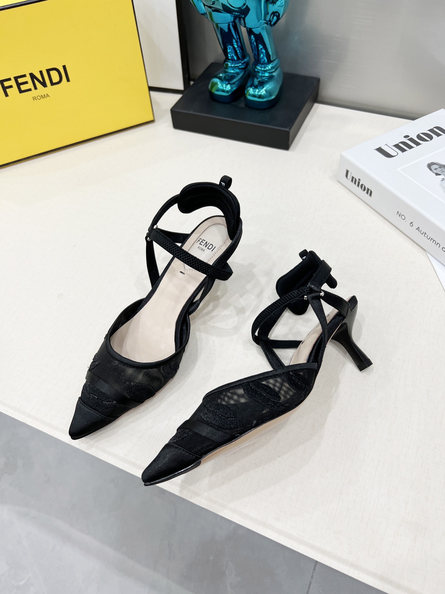 TOP FENDI Elastic Satin Sheepskin Lining Shoes - Two Colors