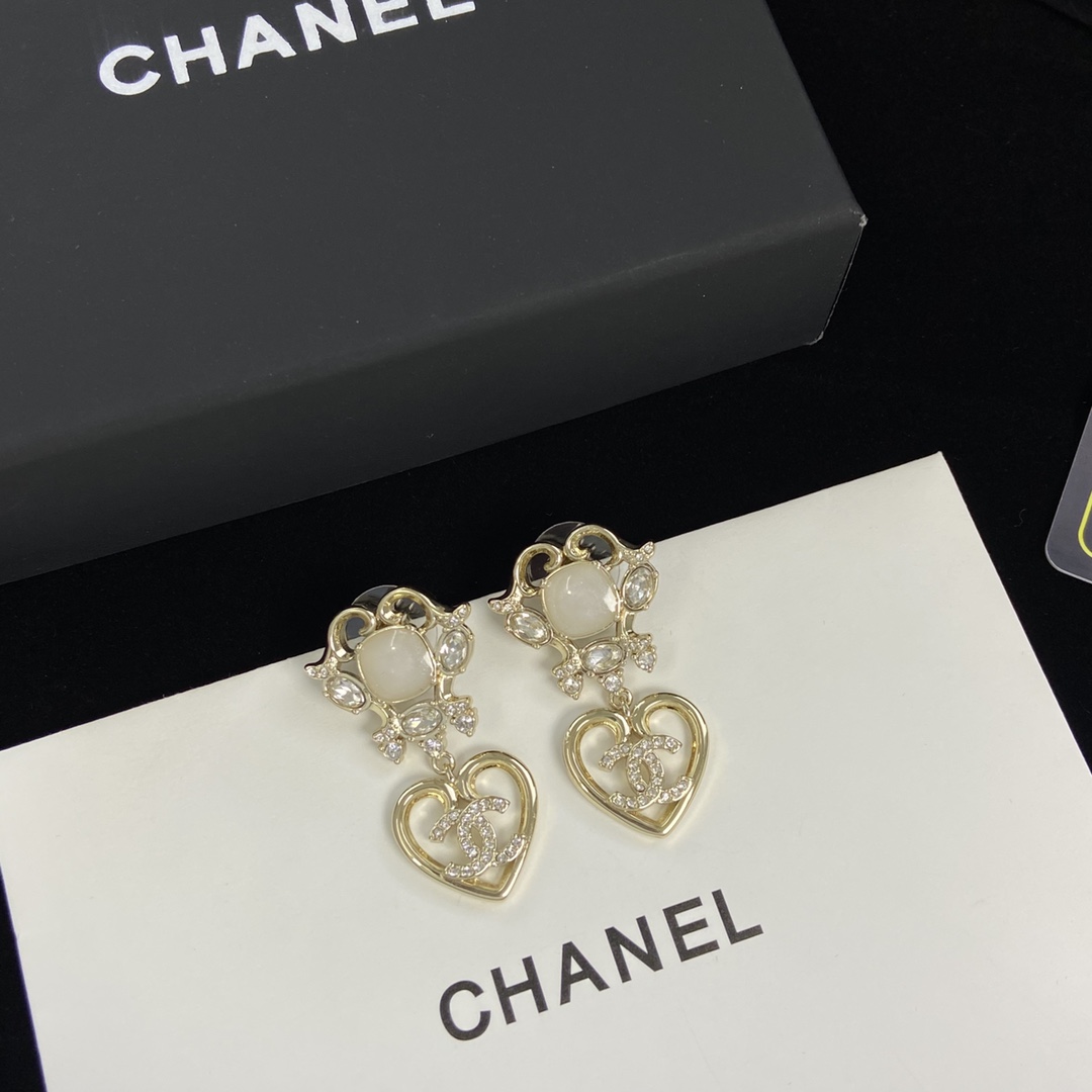 TOP CHANEL Necklace Earrings Set