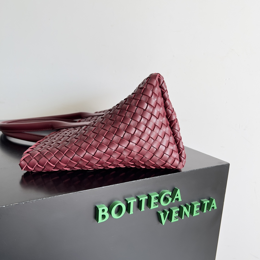 TOP Bottega Veneta BV Medium Cabat Bags - Red