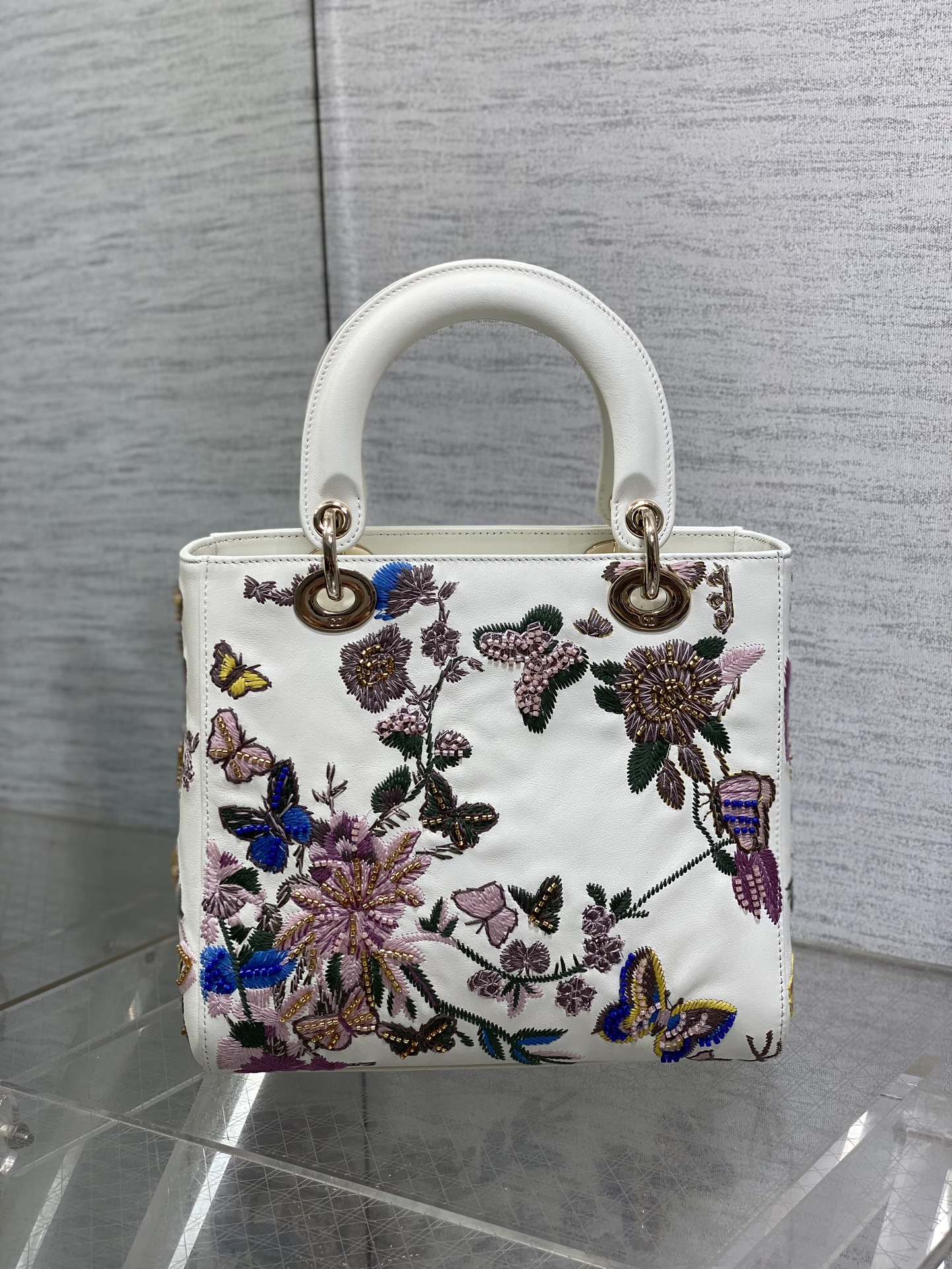 TOP Christian Dior Medium Lady Dior Bag 24x20x11cm Embroidered Flowers and Butterflies Beads
