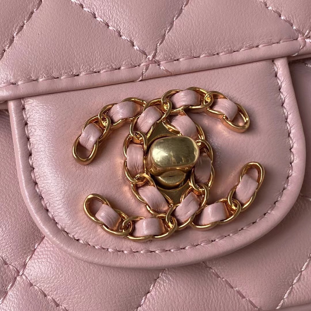 TOP CHANEL Black Diamond Handle Lambskin Bag 21CM - Light Pink & GHW