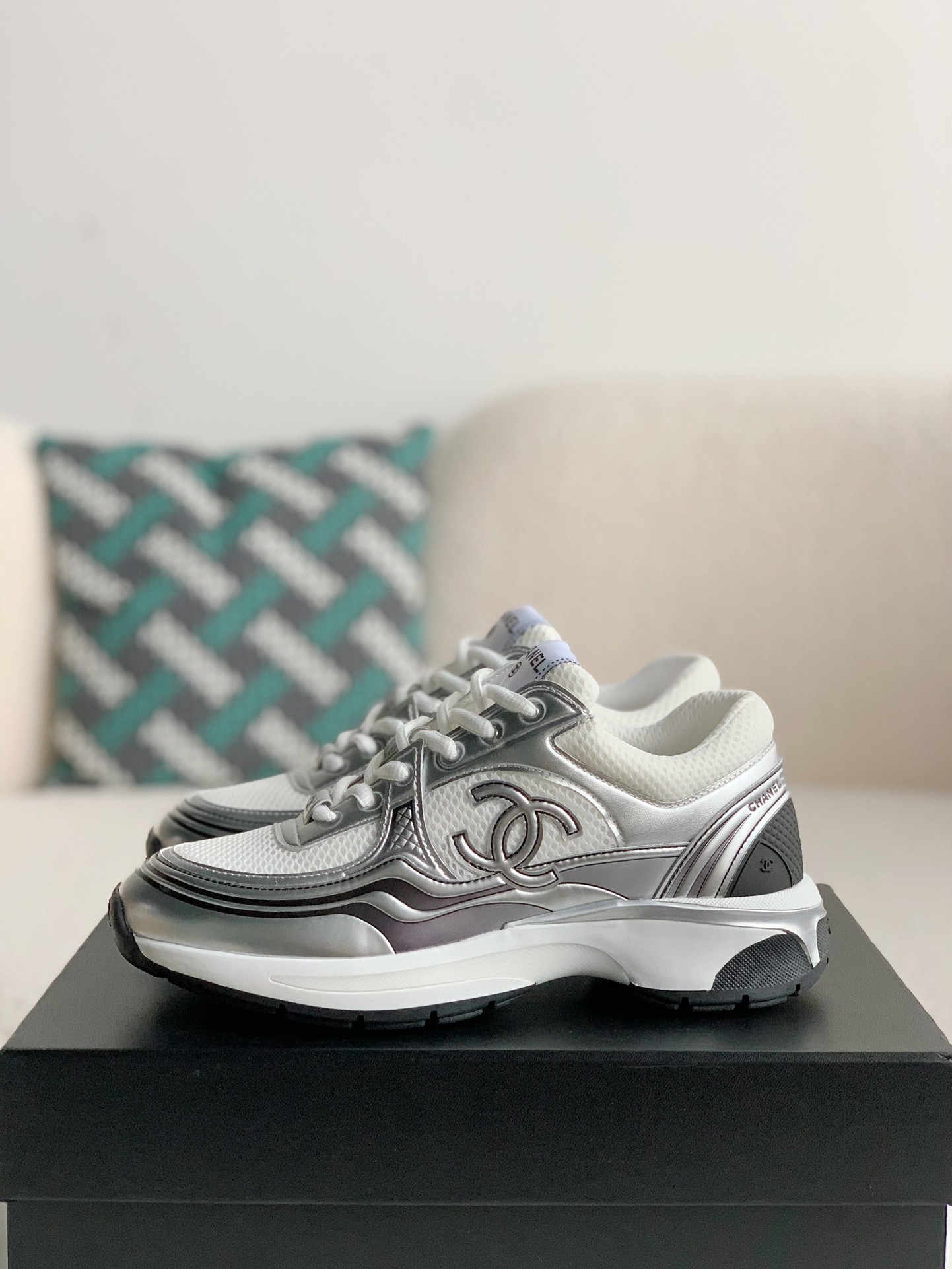 AAAShoes Women's Metallic Silver Mesh Chunky Sneakers, Lace‑Up Platform Running Shoes, Casual Daily Walking Footwear