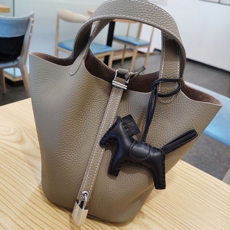 TOP HERMES Horse Charm - 18 Colours