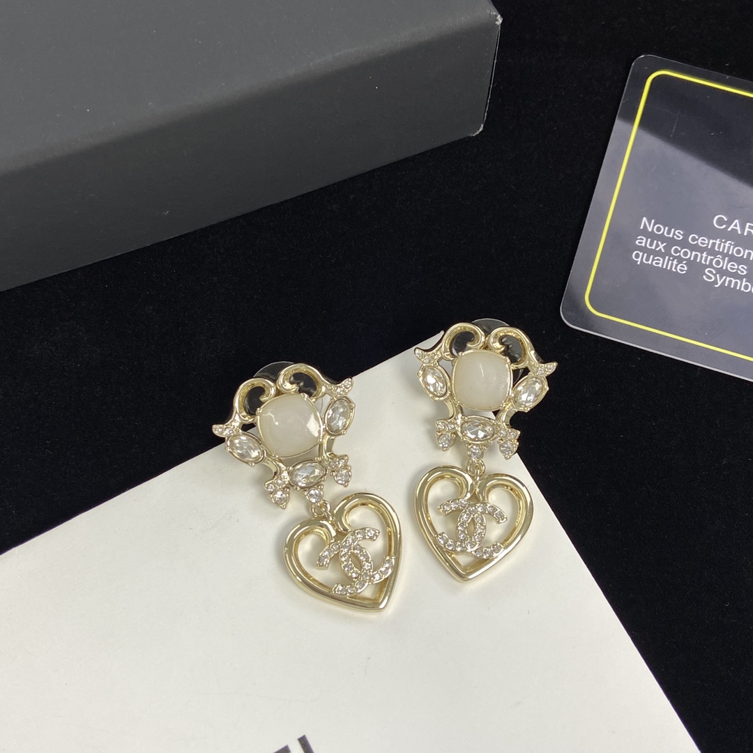 TOP CHANEL Necklace Earrings Set