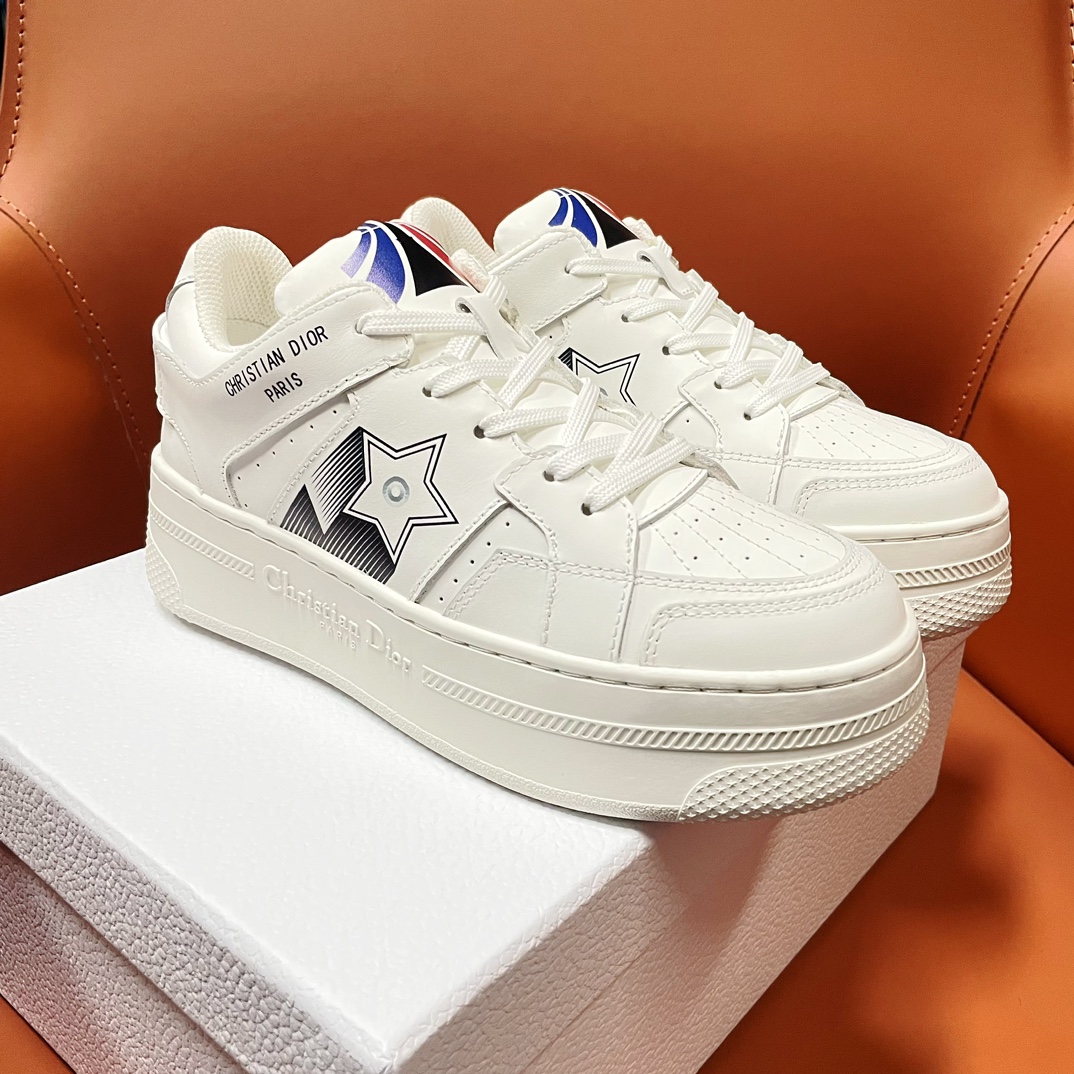 TOP Christian Dior Sneakers - White