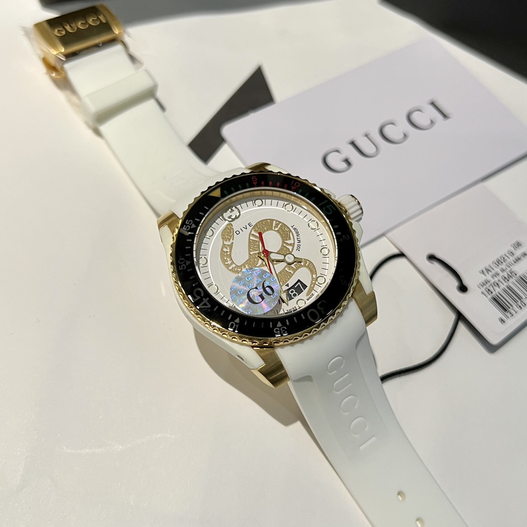 TOP GUCCI Watch with Snake Pattern 40mm - White
