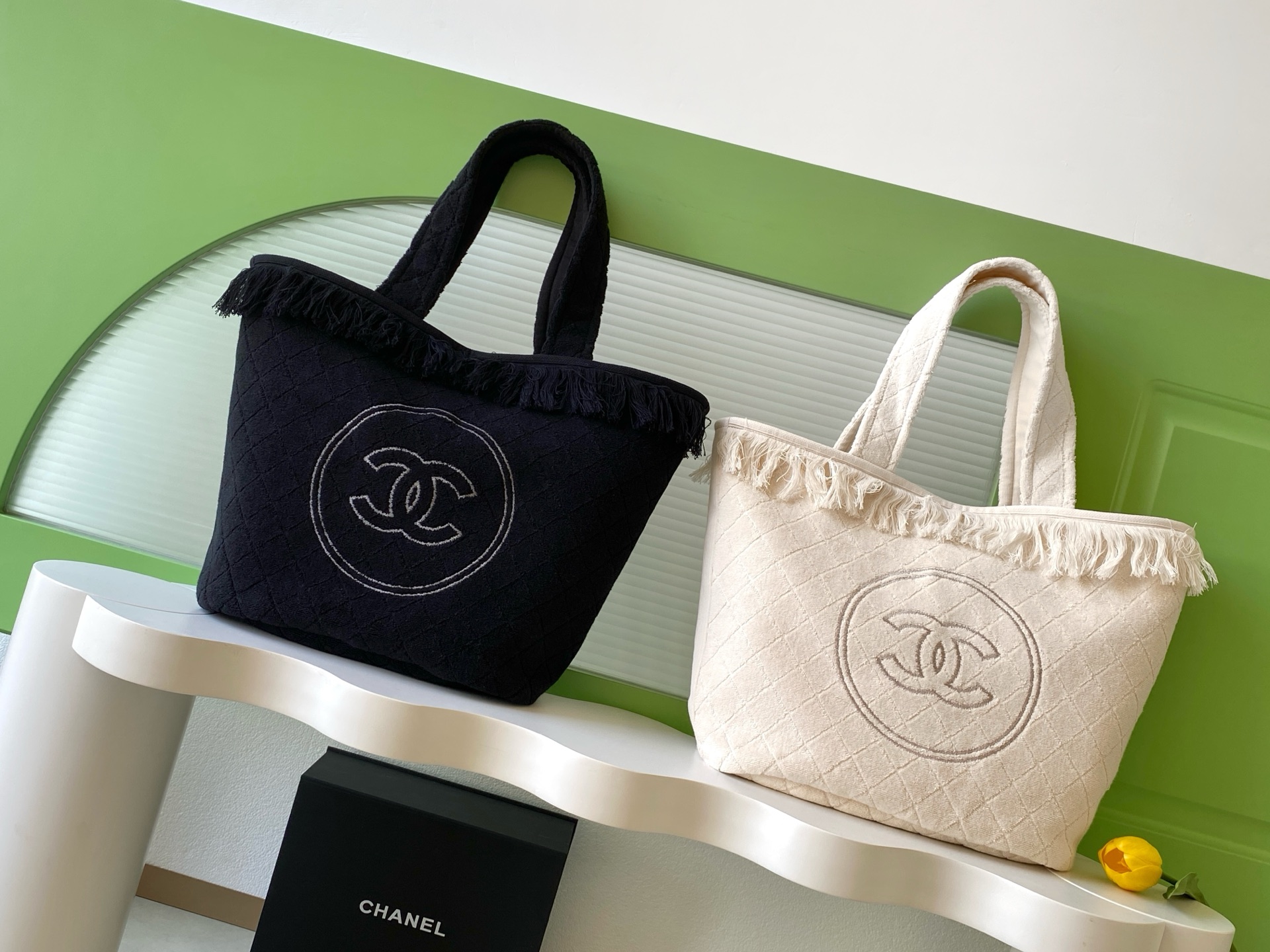 TOP CHANEL Coco Beach Bag 38-58-20 cm - 2 Colors