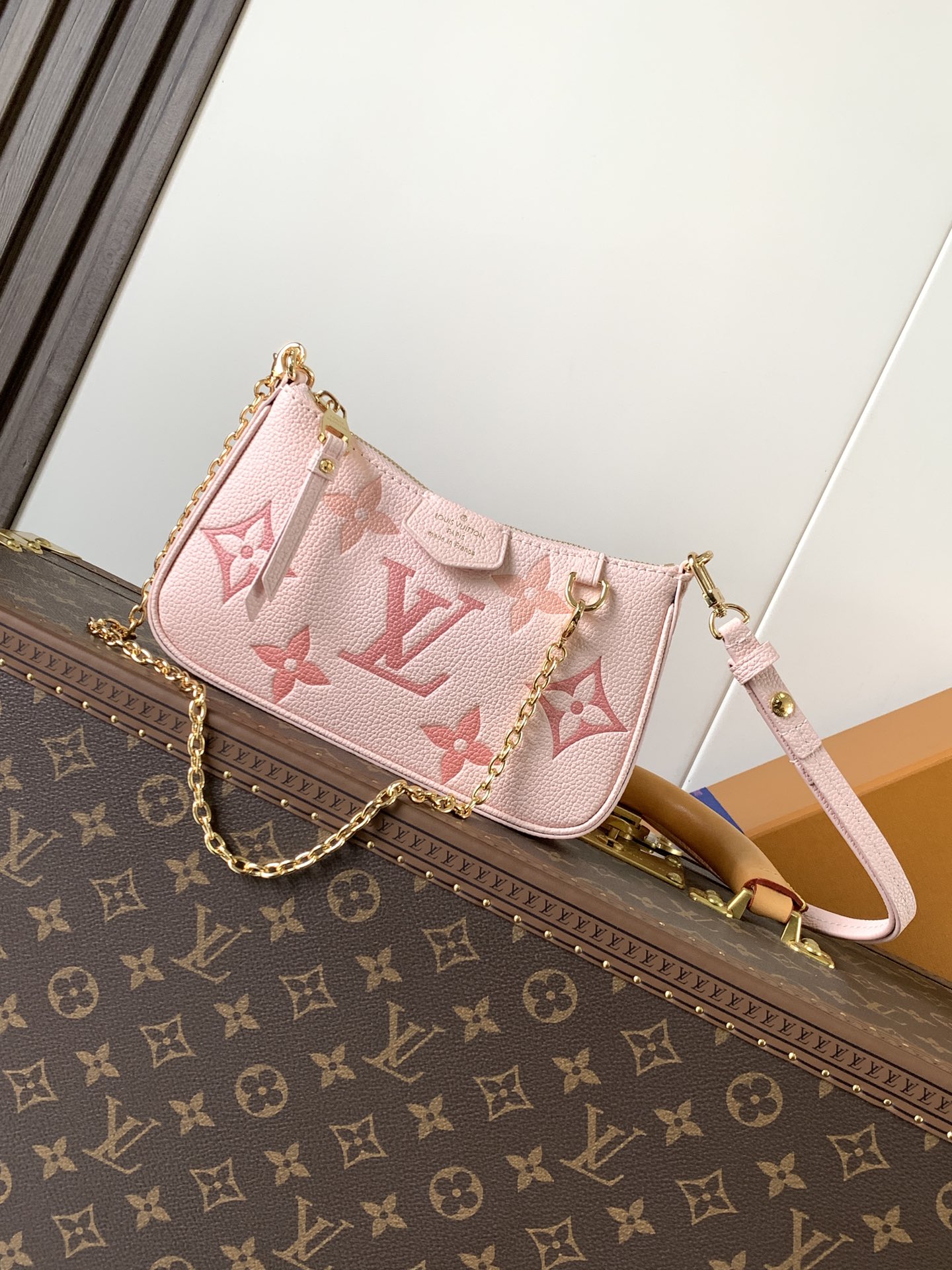 TOP Louis Vuitton LV Easy Pouch Bag Handbag 19*11.5*3cm - Pink