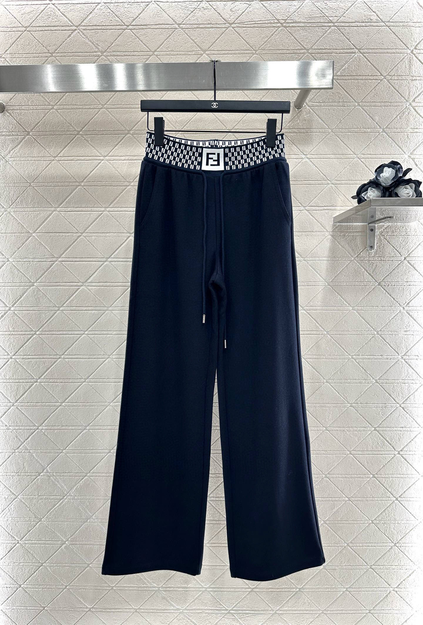 TOP FENDI Pants - 2 Colors