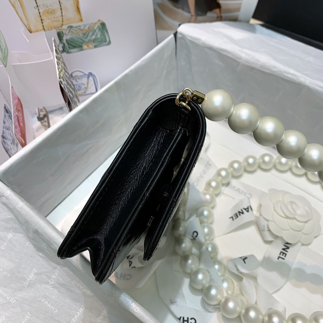 TOP CHANEL Classic Flap WOC Pear Chain - Black