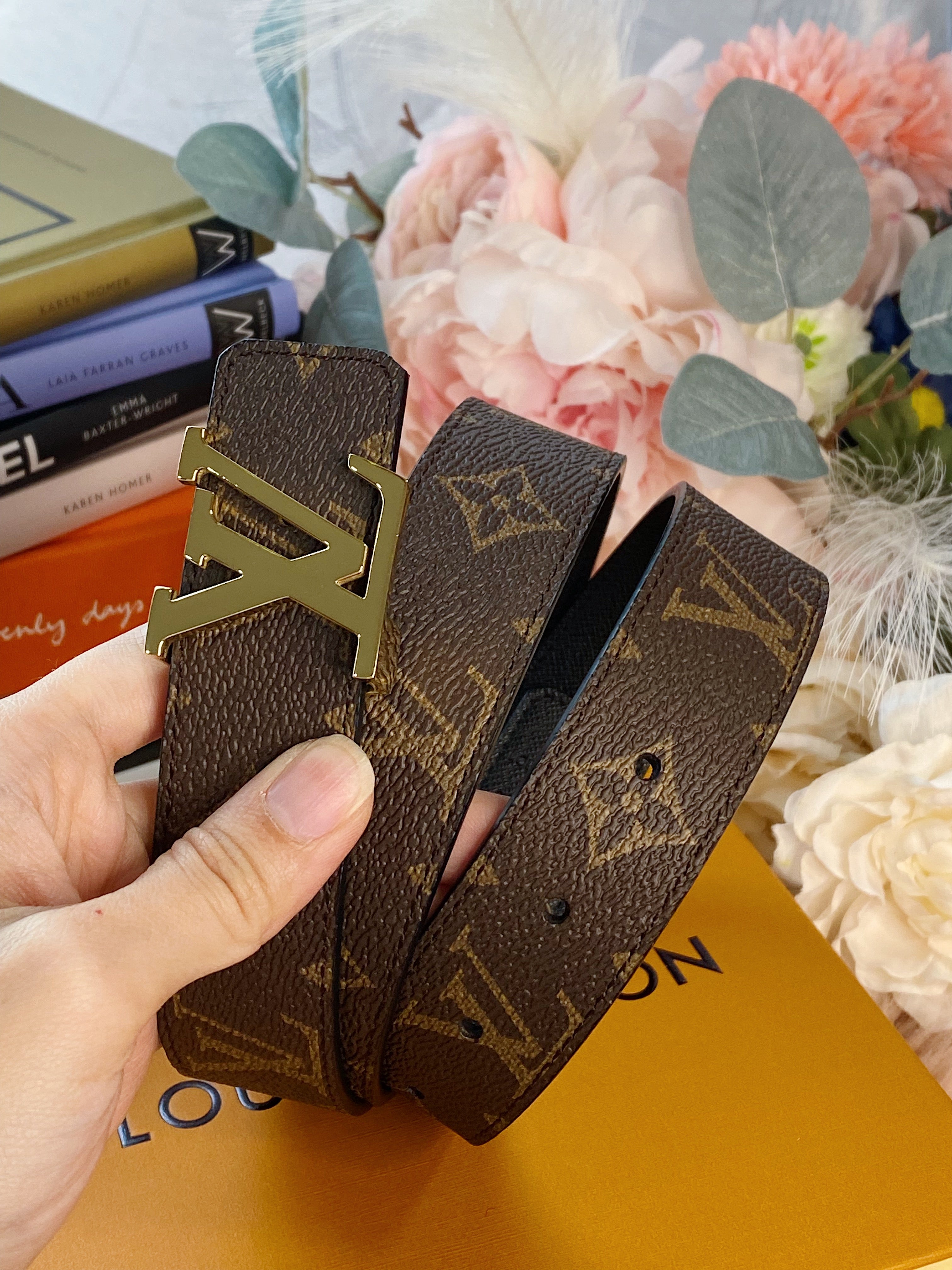 TOP Louis Vuitton LV LV Monogram Reversible Thin Belt Metal Logo - Gold