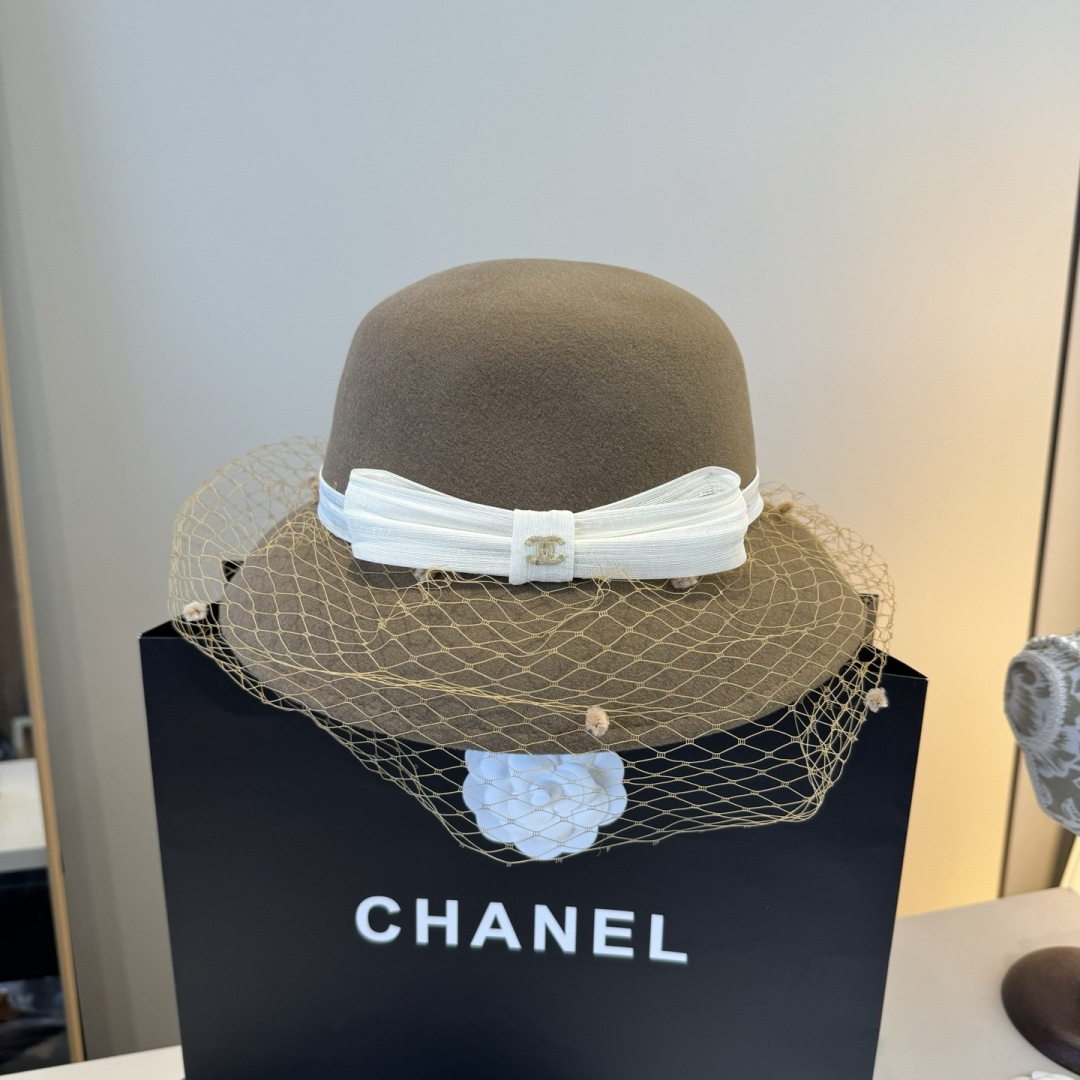 TOP CHANEL Wool Hat - Khaki