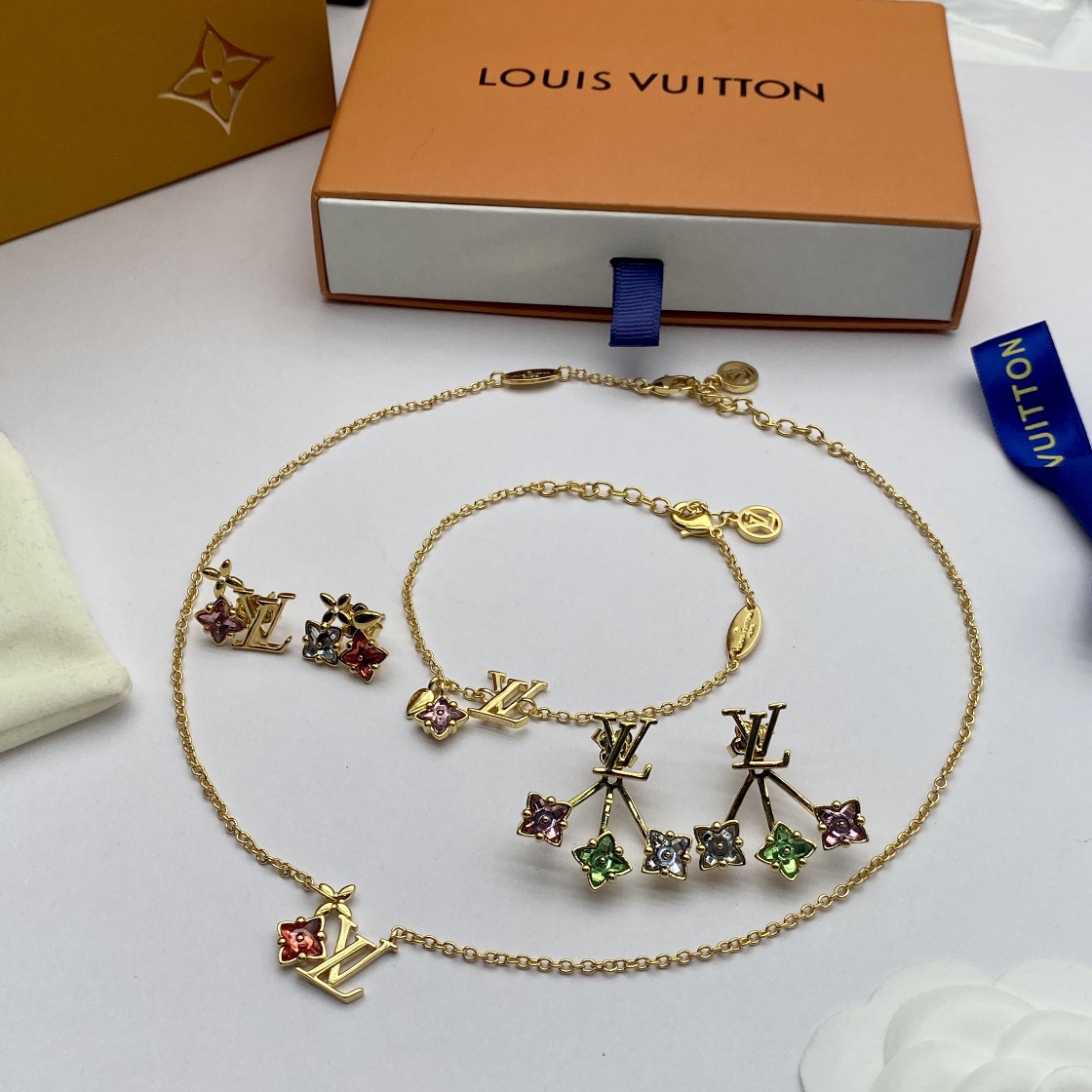 TOP Louis Vuitton LV Idylle Blossom Necklace Bracelet Earrings Set