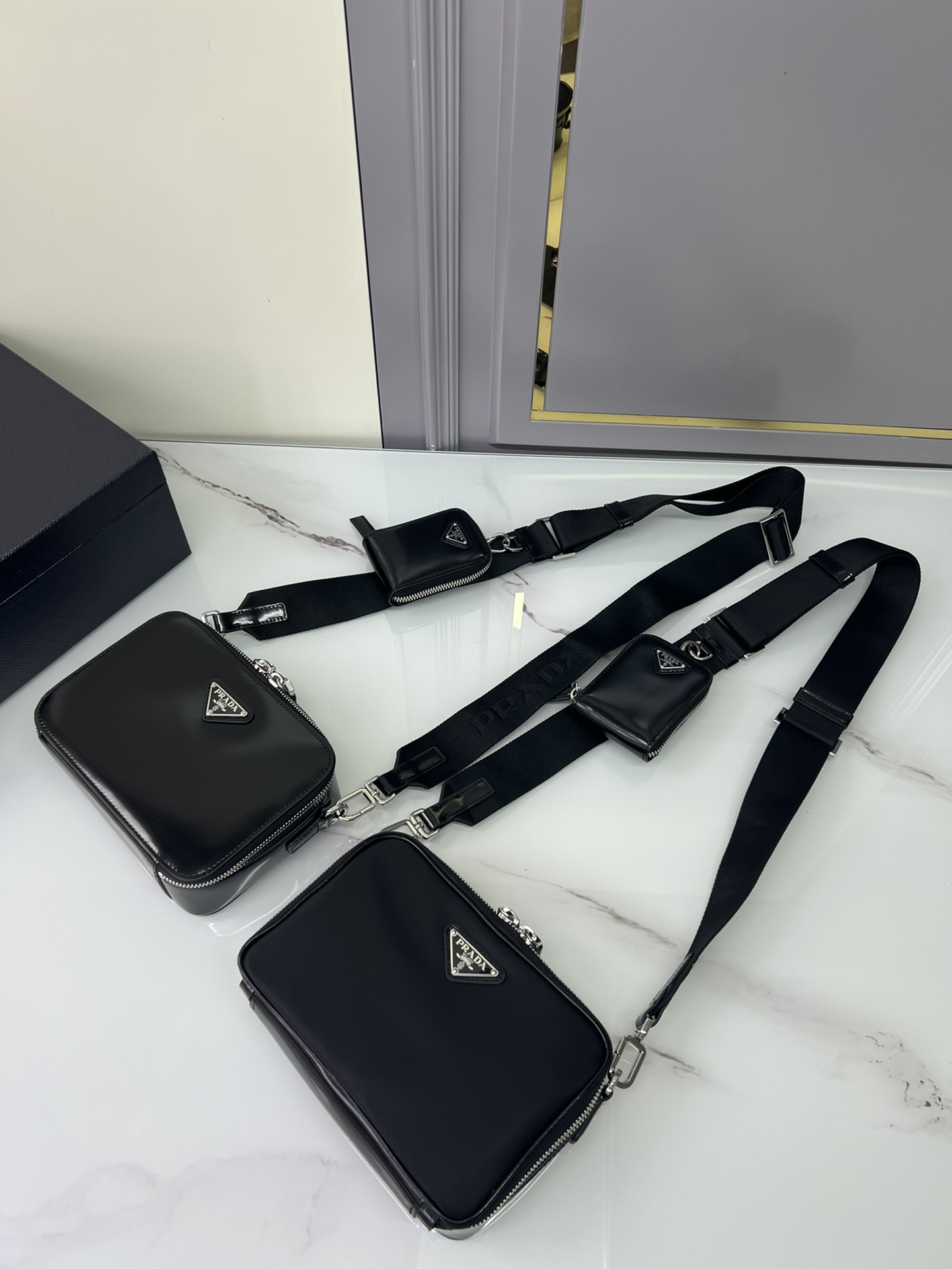 Top PRADA Messenger Bag Patent Leather/Crossgrain Cowhide 19x12.5x5.5cm - Black