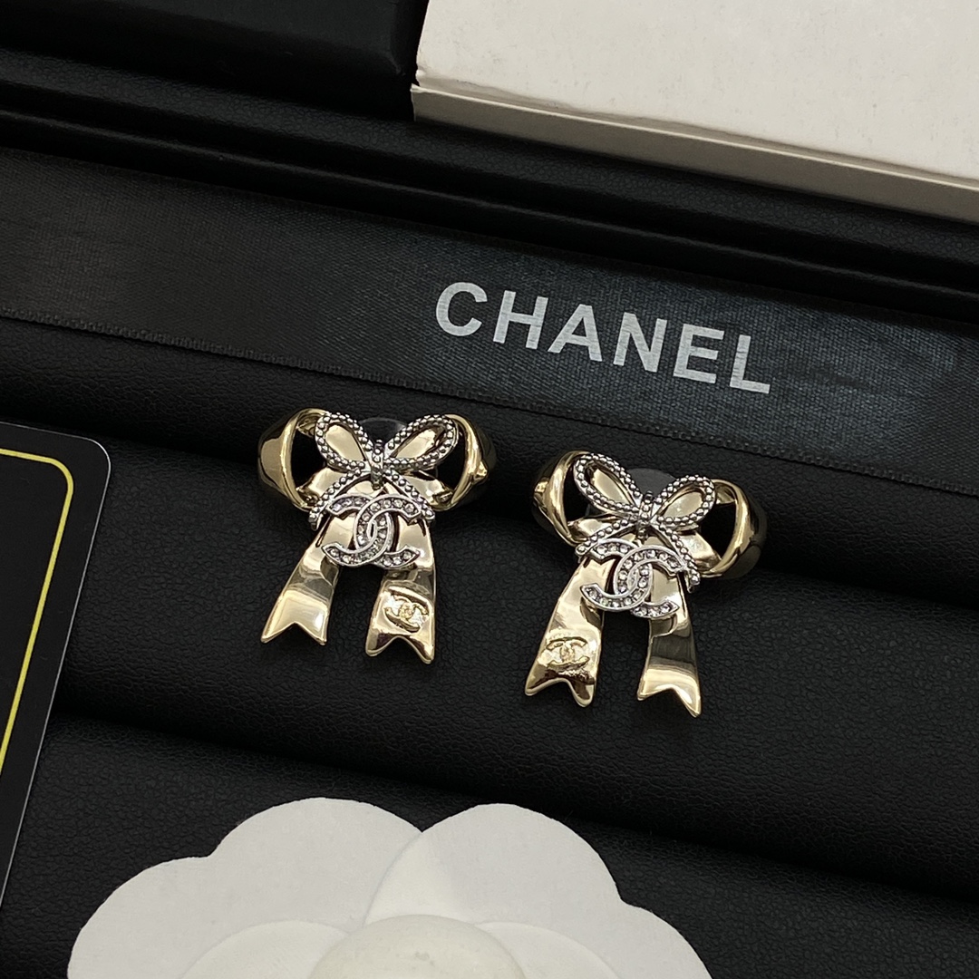 TOP CHANEL CC Earrings - Gold