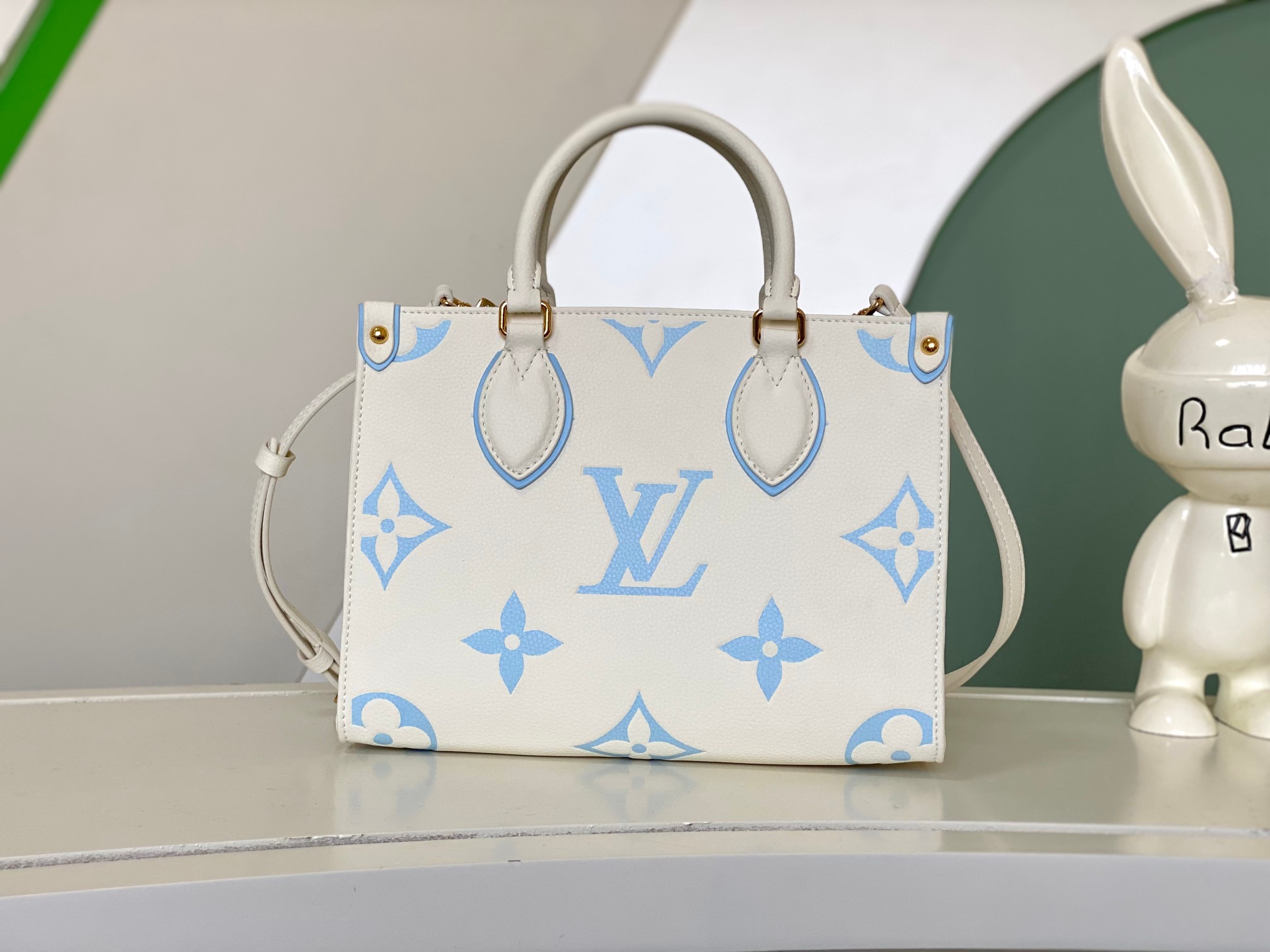 TOP Louis Vuitton LV On The Go Small Handbag Made Of Monogram Imprente Leather - 2 Colors - 25x19x11.5CM