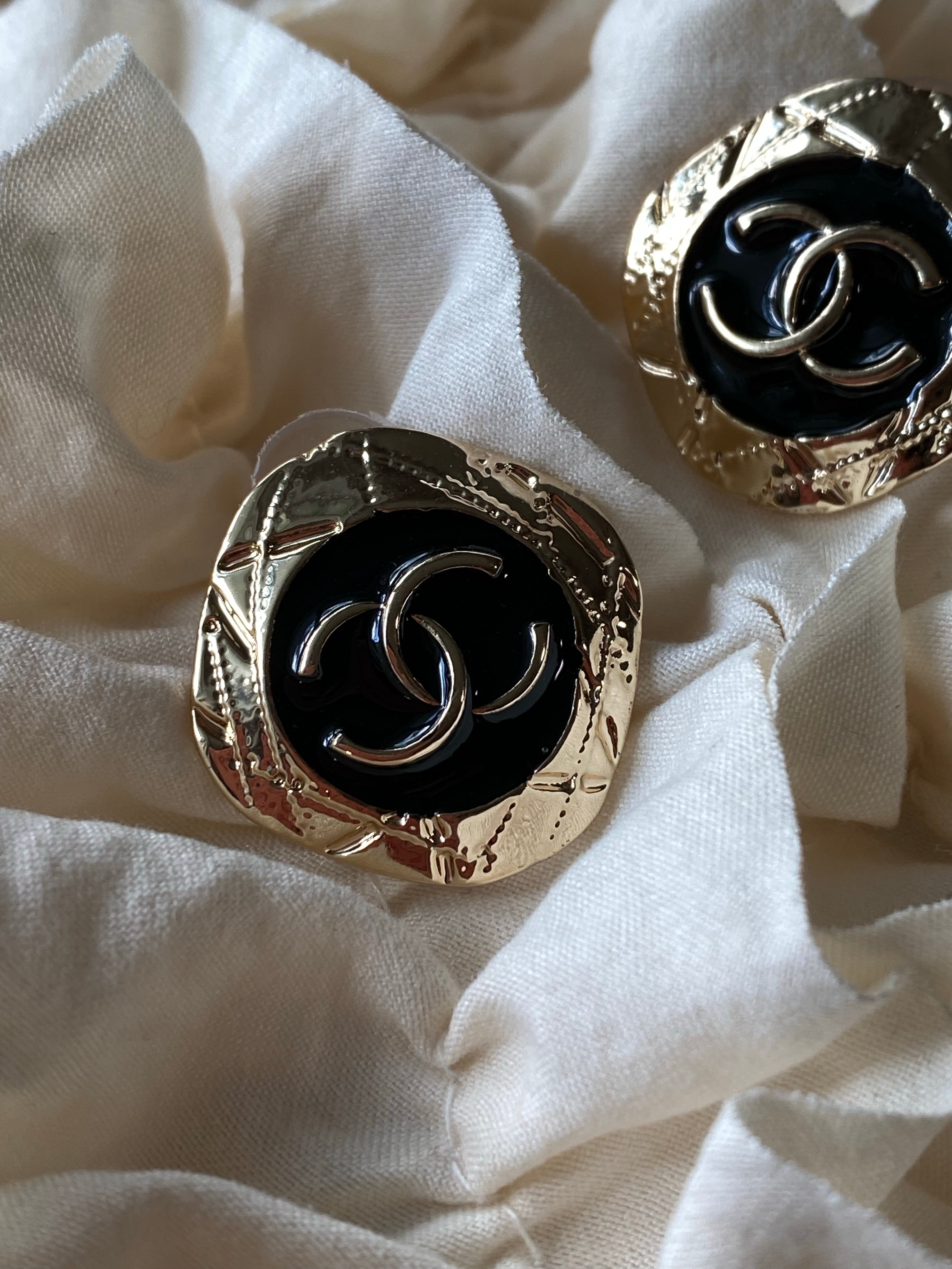 TOP CHANEL Stud Diamond Earrings