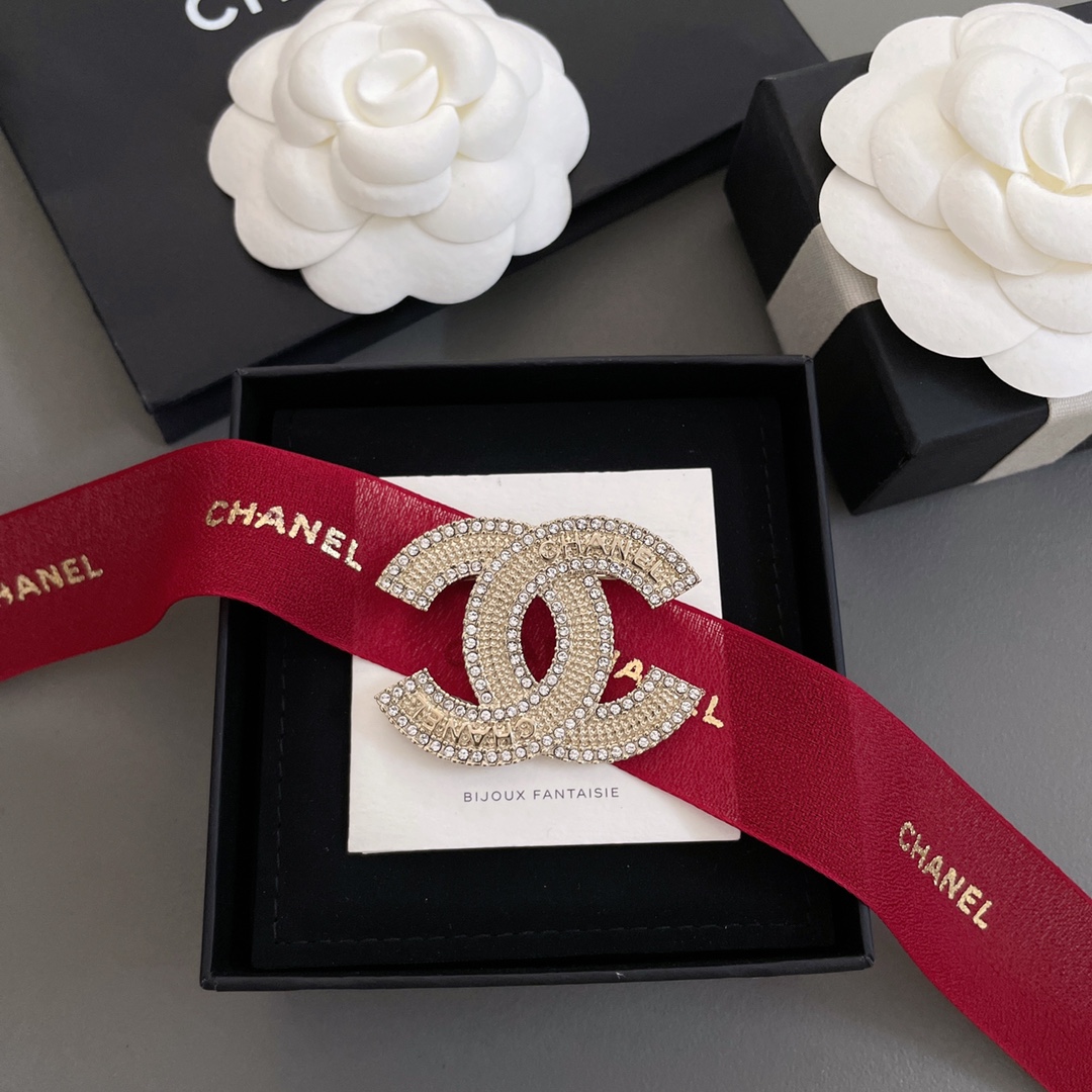 Top CHANEL Inspired Diamond Brooch - Light Gold