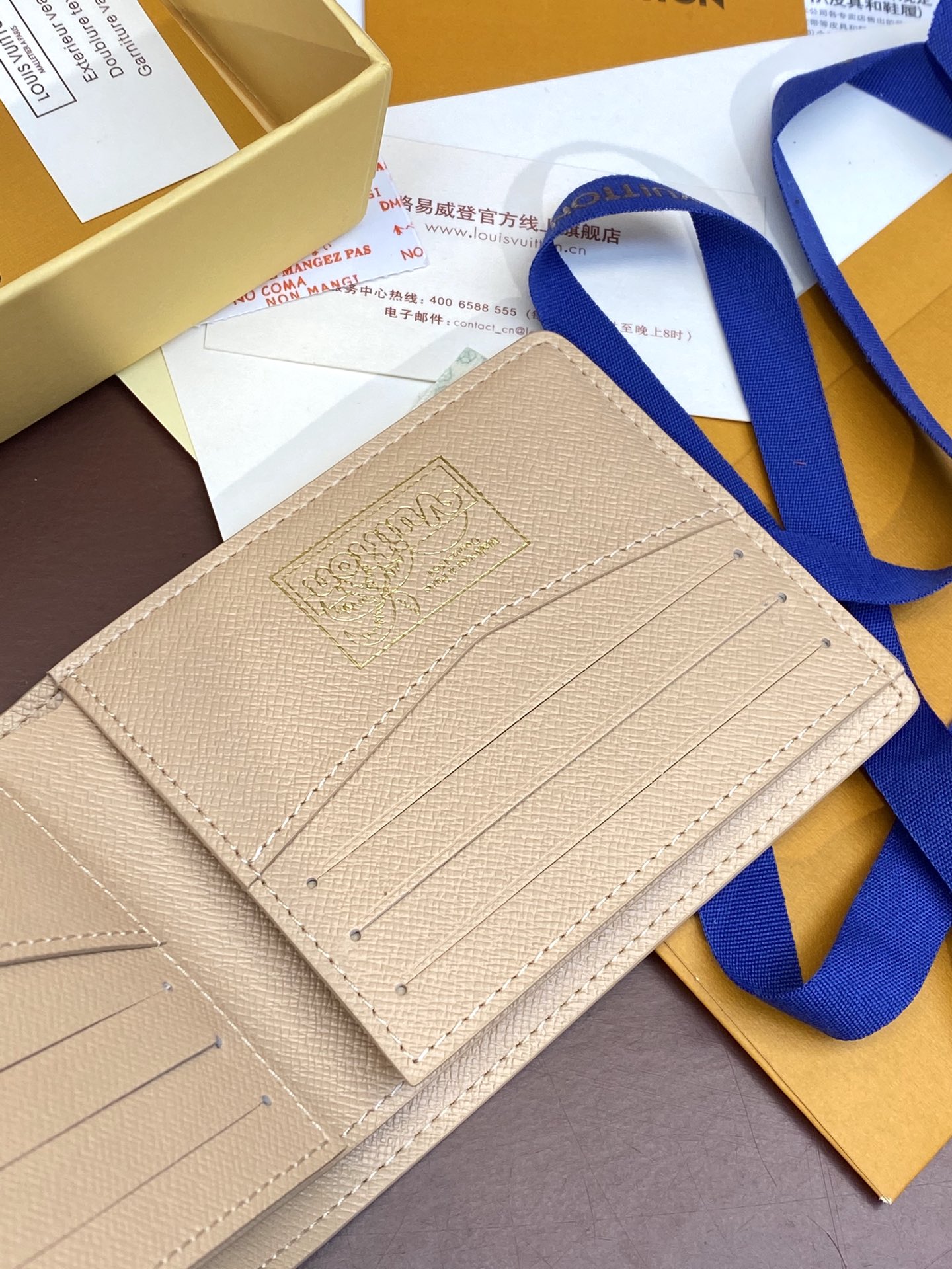 TOP Louis Vuitton LV  Monogram Surfin Wallet 11x8.5x2cm - Khaki