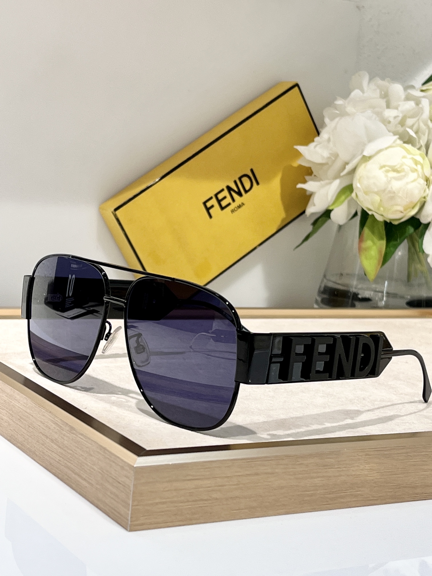 TOP FENDI Sunglasses - 3 Color