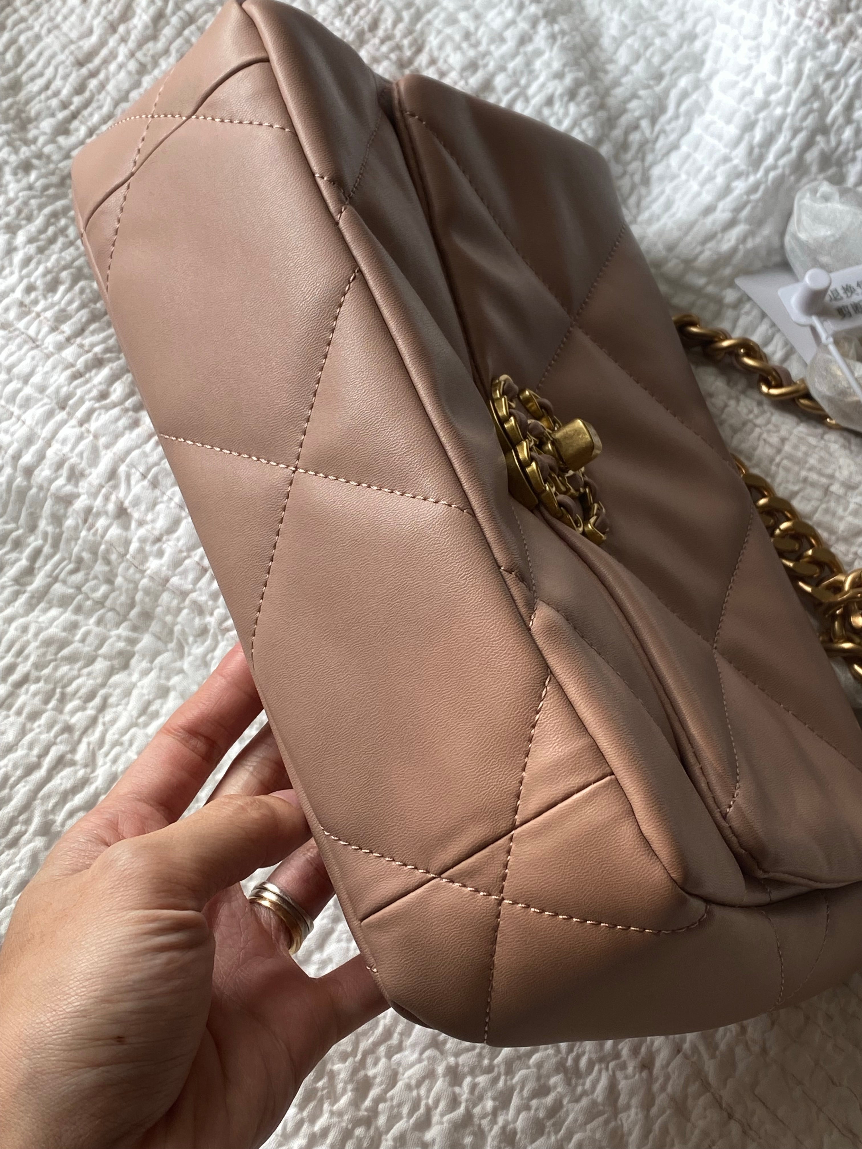 TOP CHANEL 19 Bag Small Lambskin 26cm - Light Pink