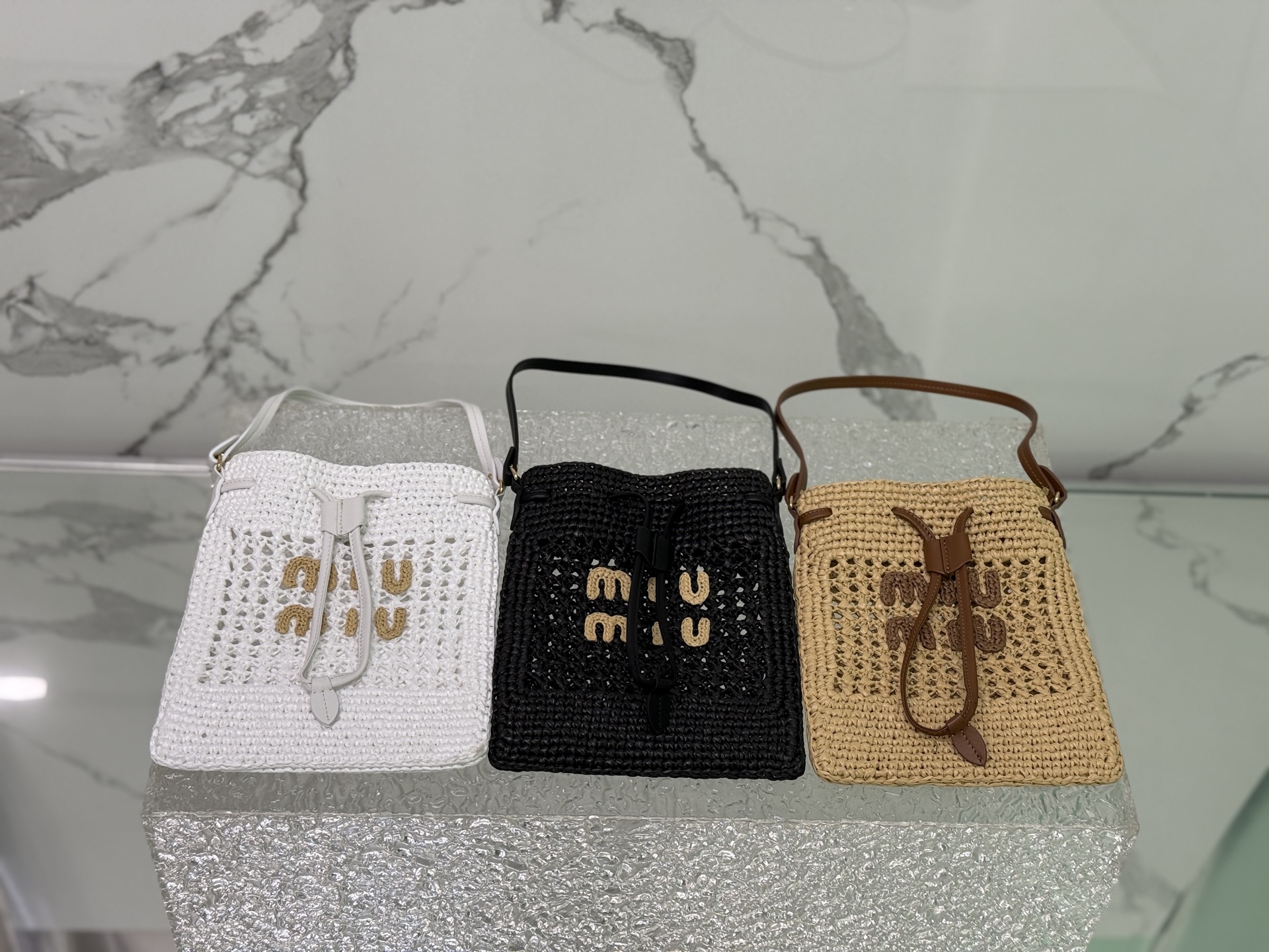 TOP Miu Miu Hollow Knit Tote Bag 20x22cm - 3 Colors