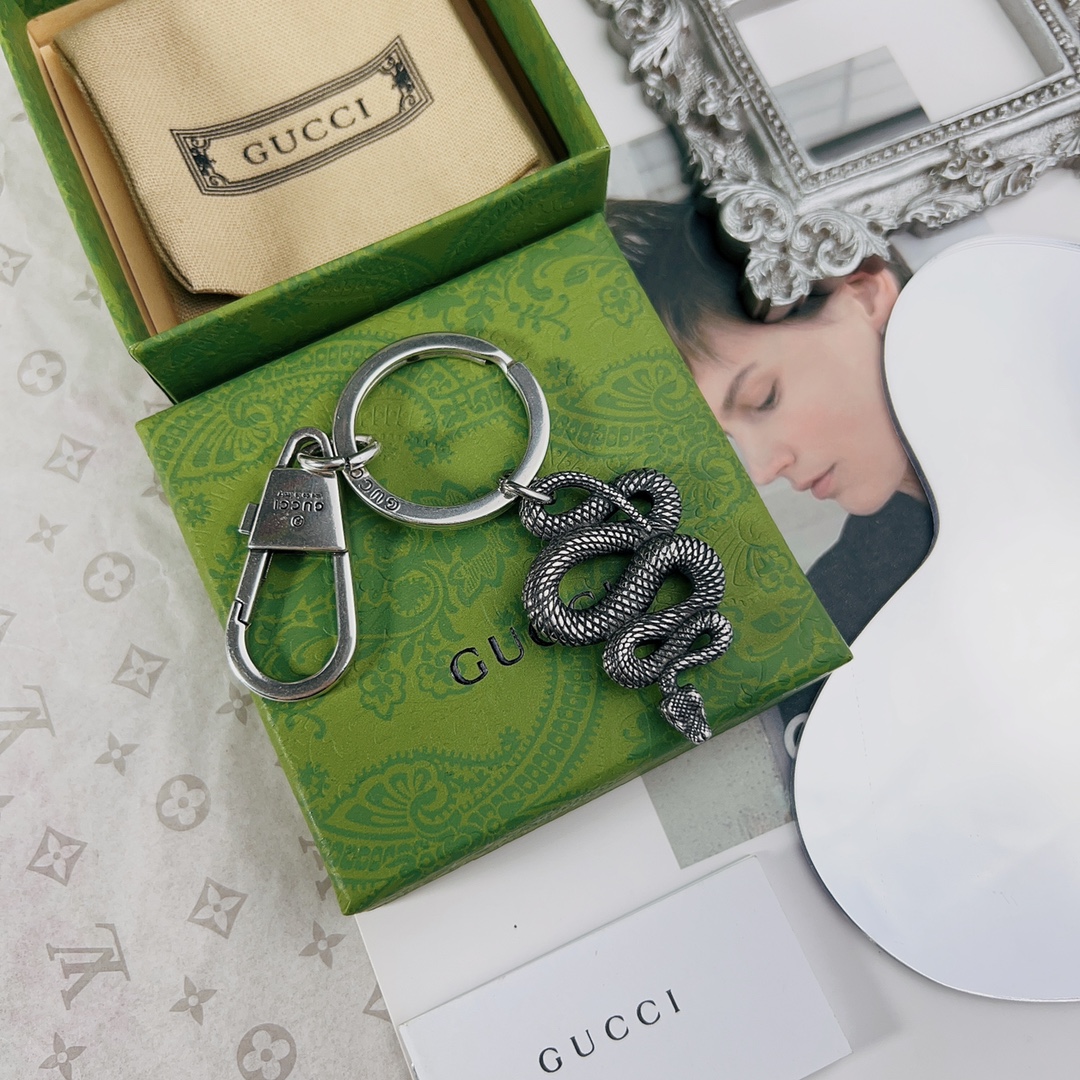 TOP GUCCI Men's/Women's Keychains - Silver