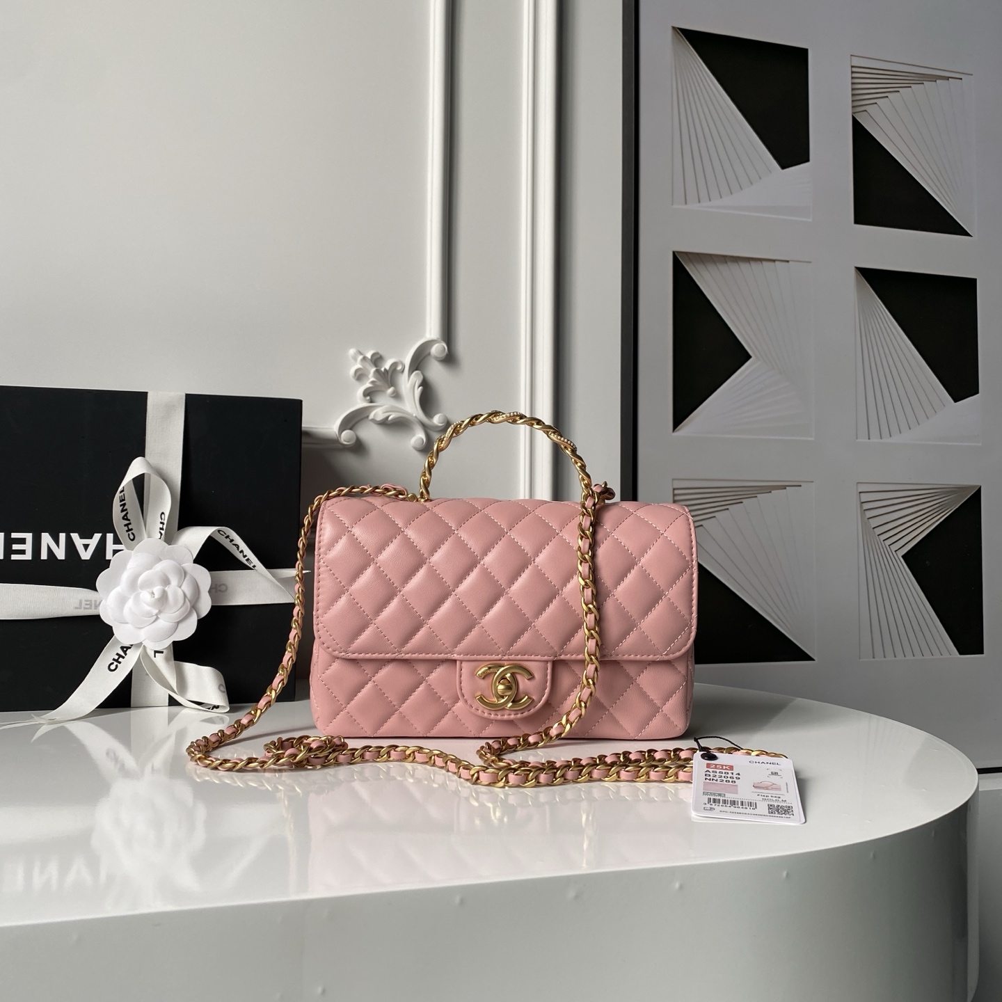 TOP CHANEL Handle Bag Lambskin 14x22.5x6 cm - 3 Colors