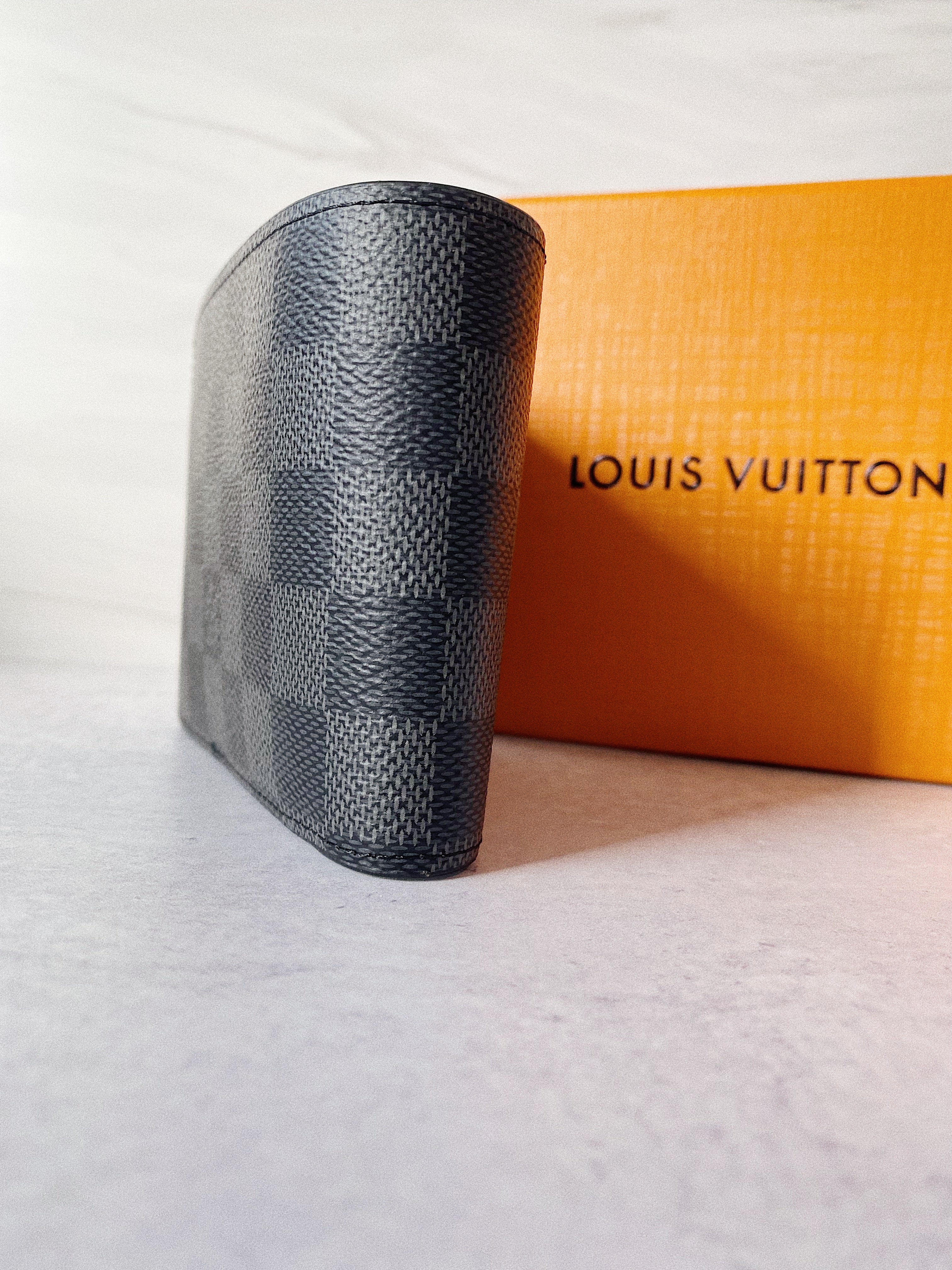 TOP Louis Vuitton LV L*uis V*itton Damier Ebene Marco Wallet - Black
