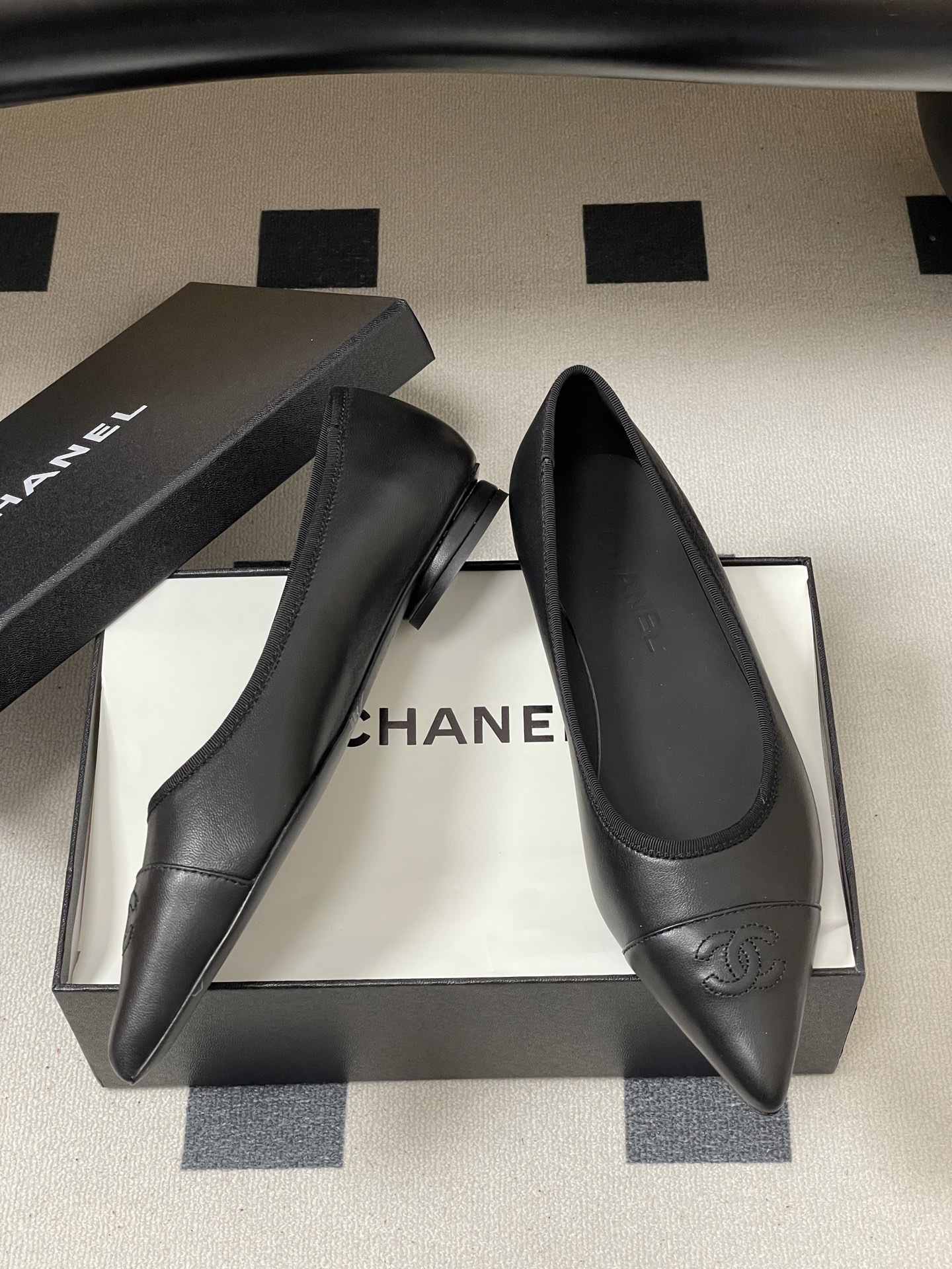 TOP CHANEL Flat Shoes - 5 Colors