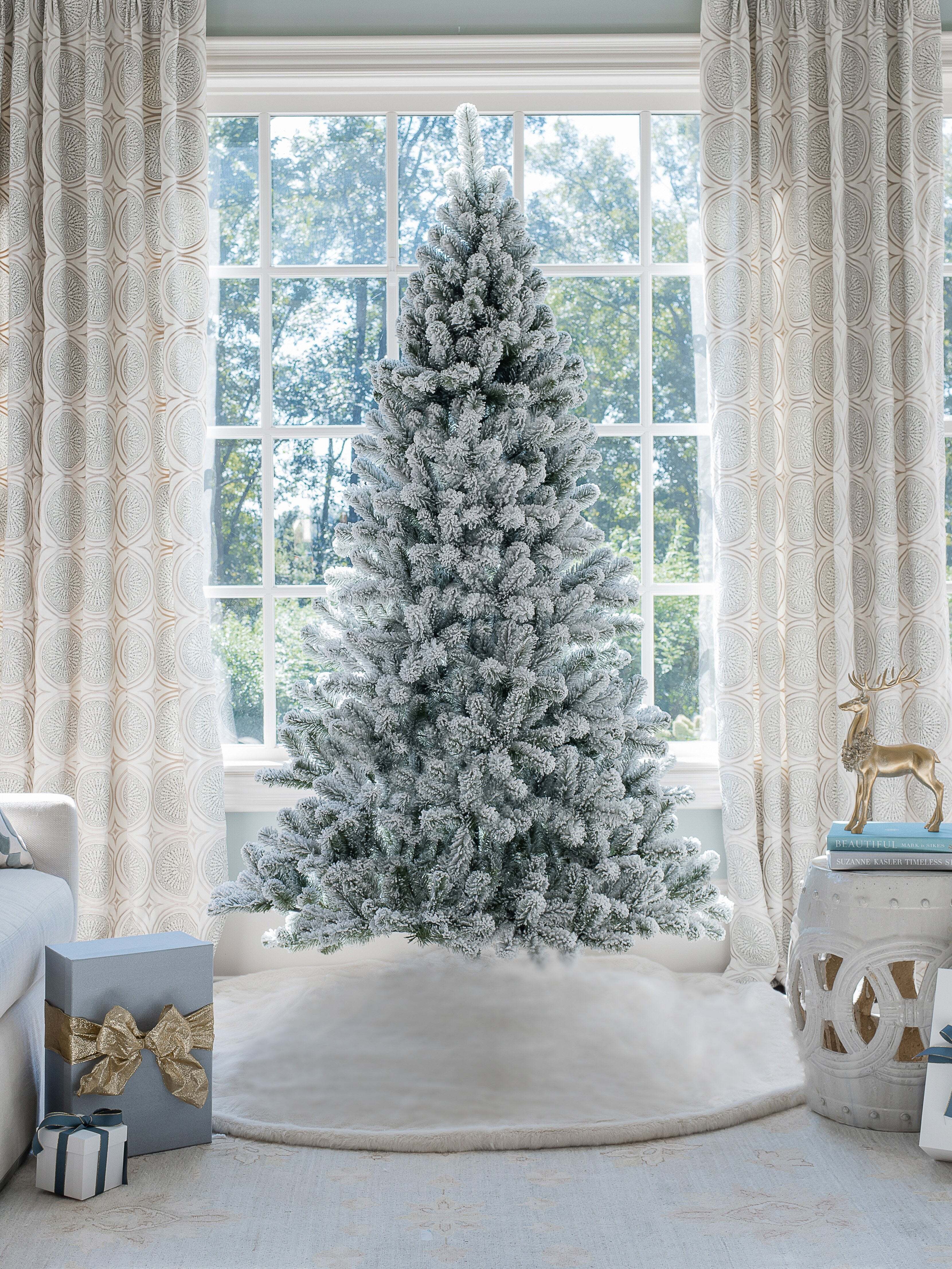 9' Artificial Christmas Tree with 650 Warm White LED Lights