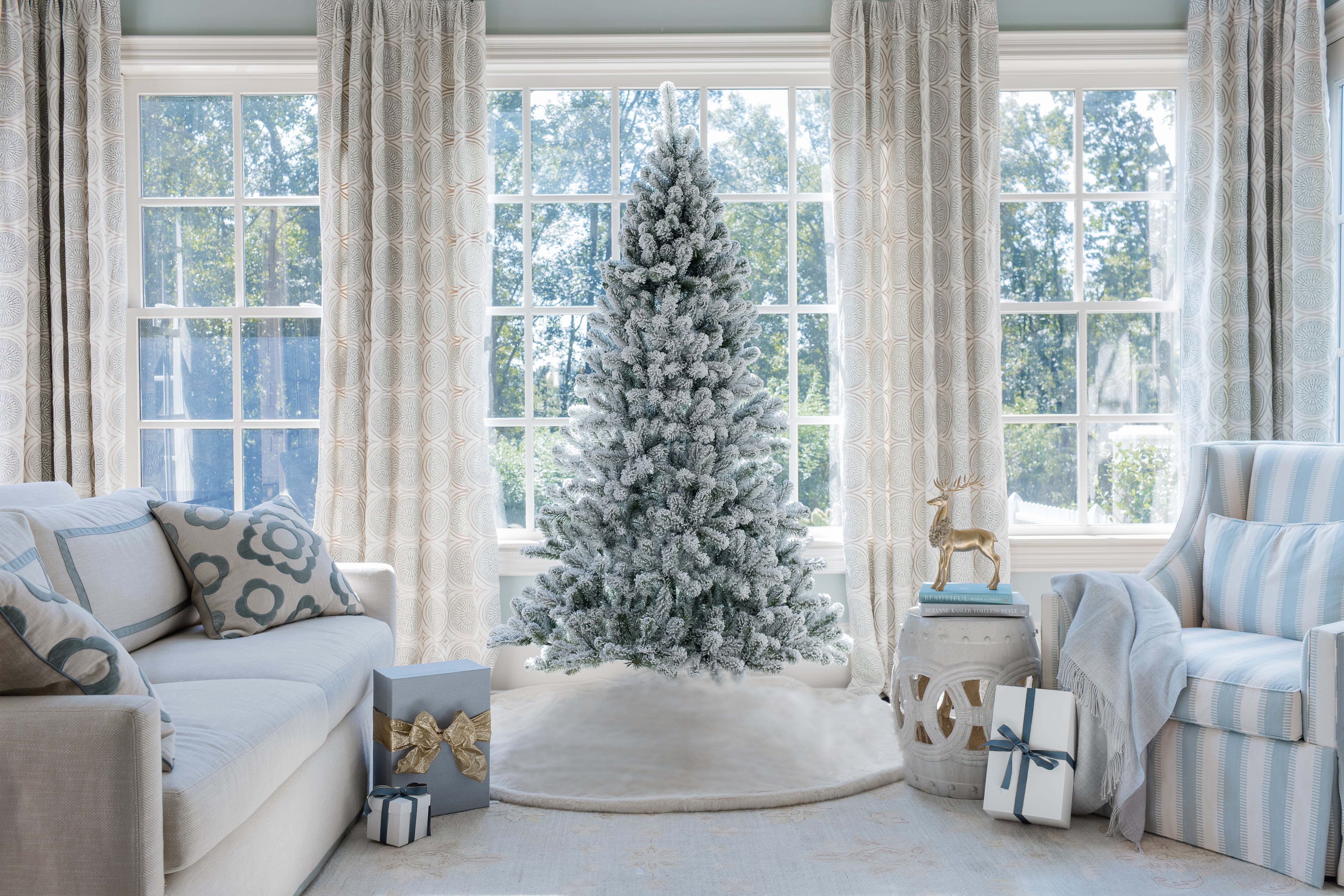 6' Artificial Christmas Tree with 350 Warm White LED Lights